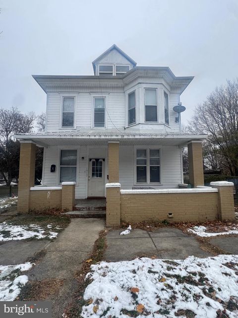 1912 BRIGGS STREET HARRISBURG PA 17103