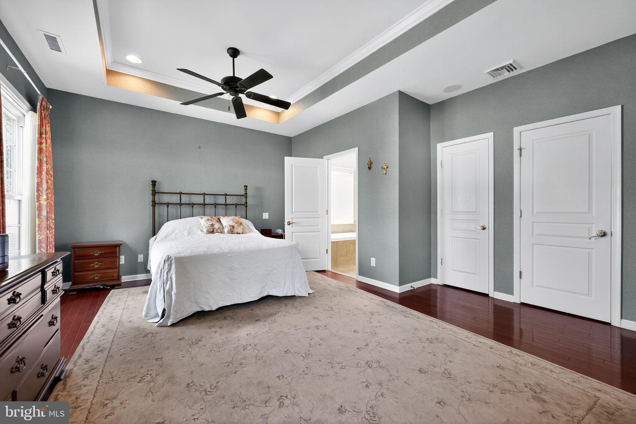 TRADITIONS AT LONGII - Residential