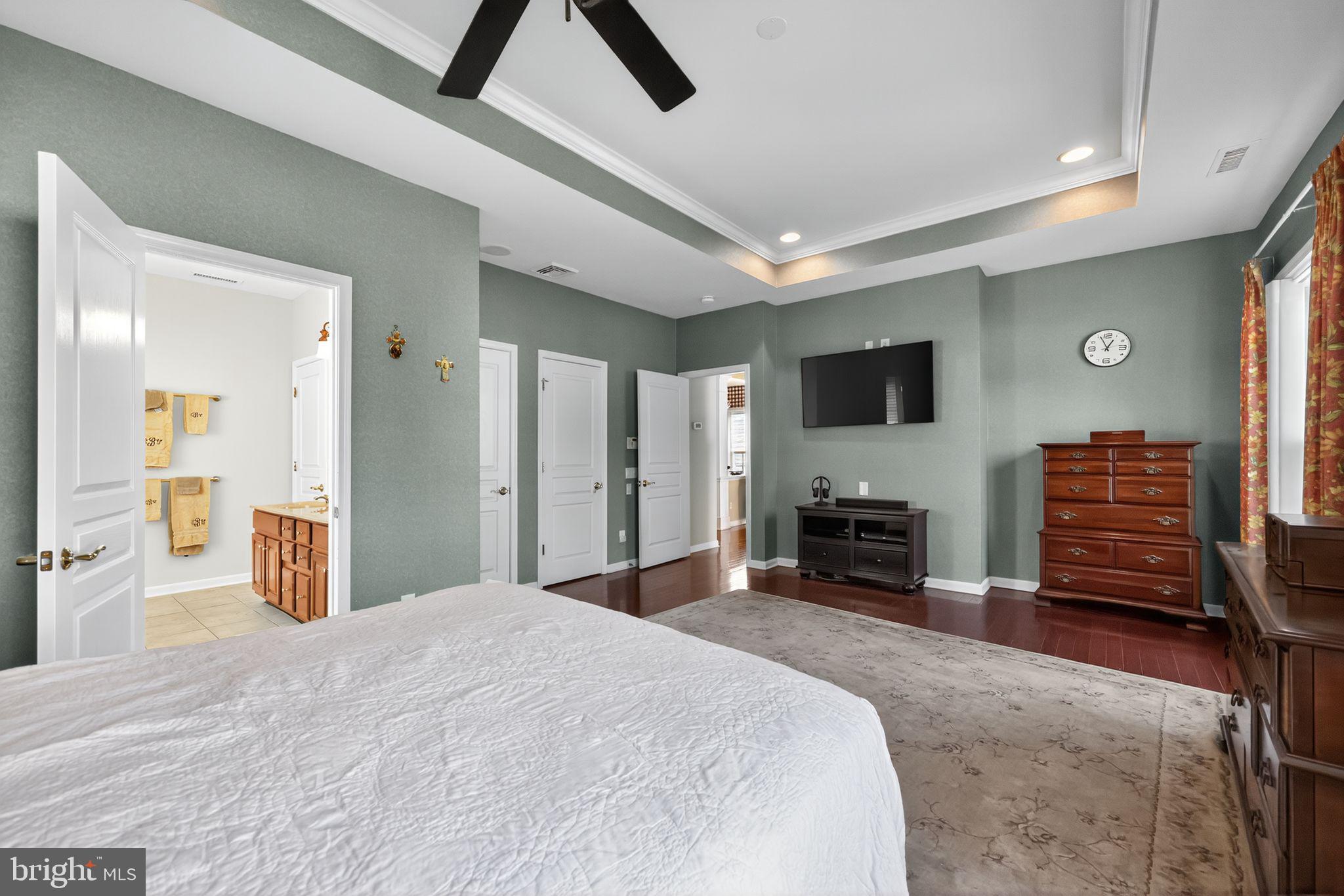 TRADITIONS AT LONGII - Residential