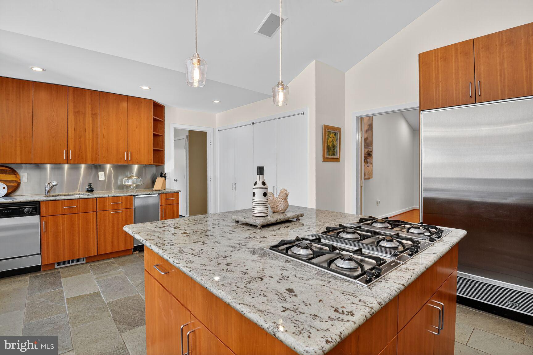 THE PALISADES - Residential