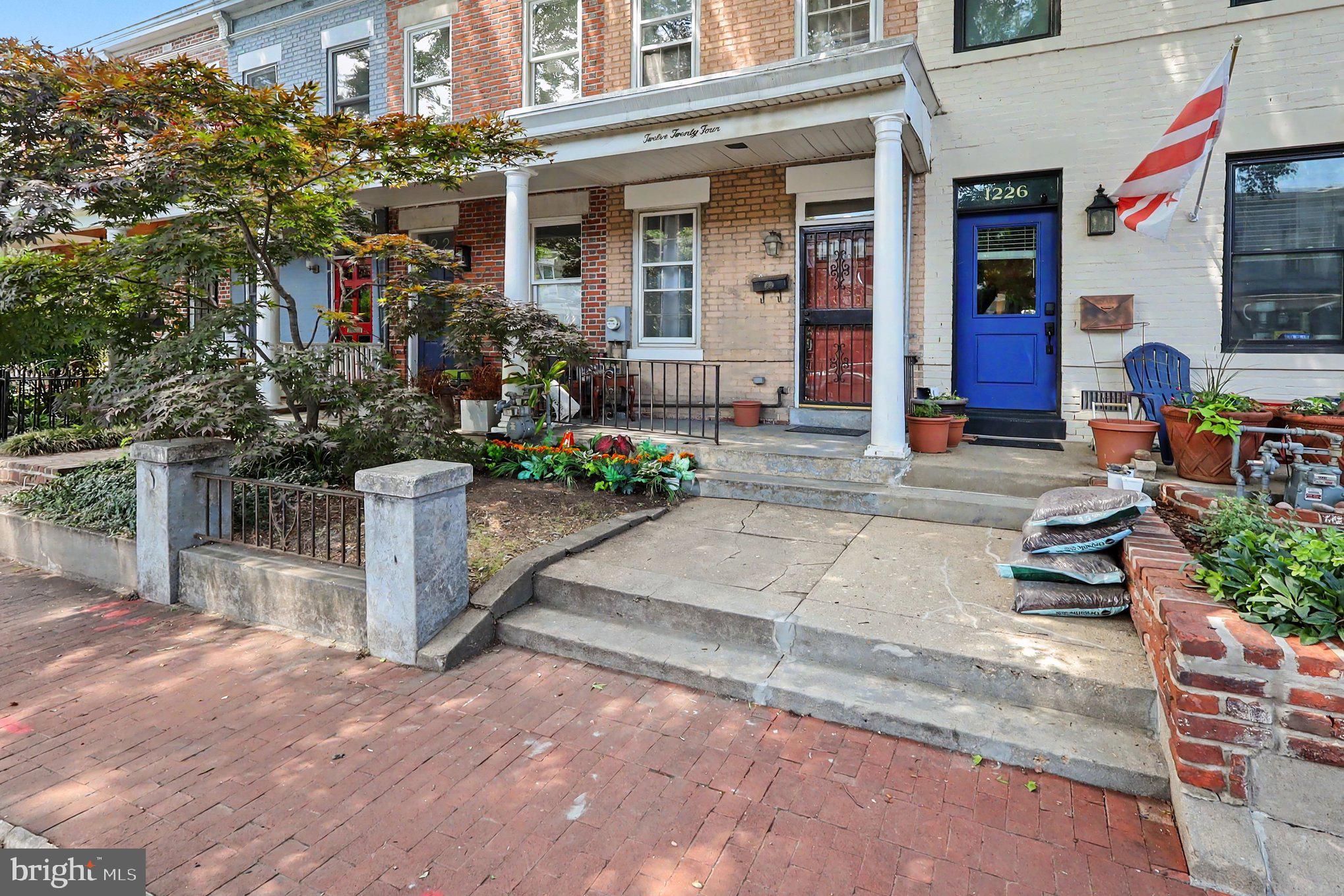 1224 WALTER STREET SE