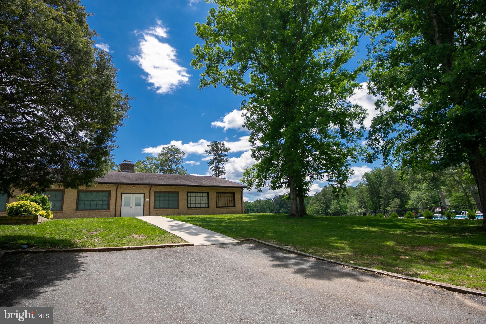 LAKE LAND OR - Residential