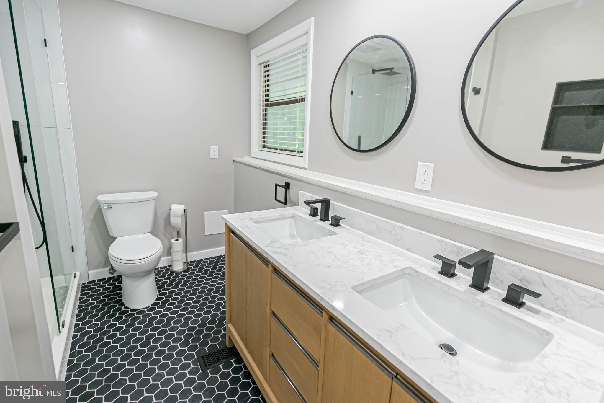 LAKE LAND OR - Residential