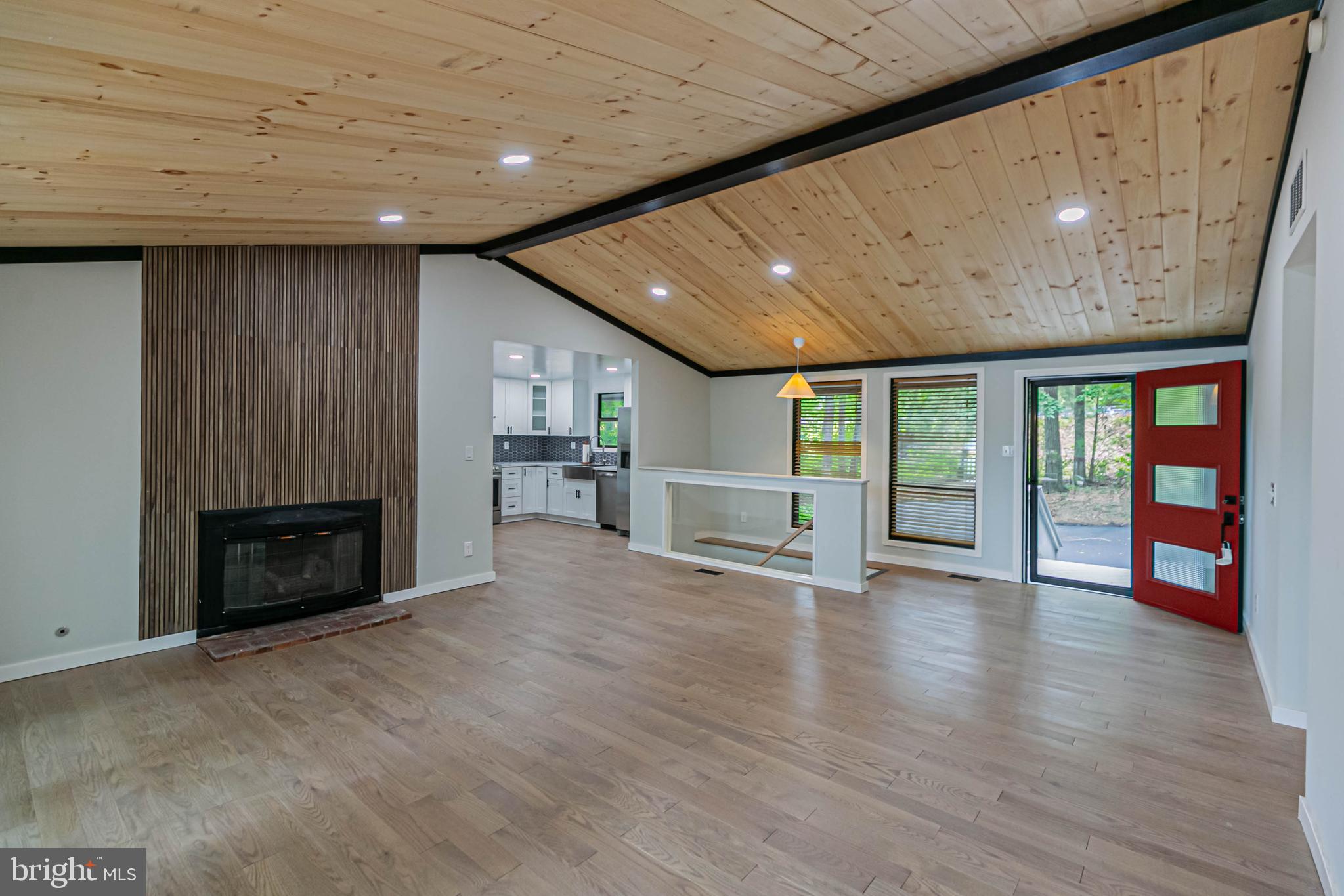 LAKE LAND OR - Residential