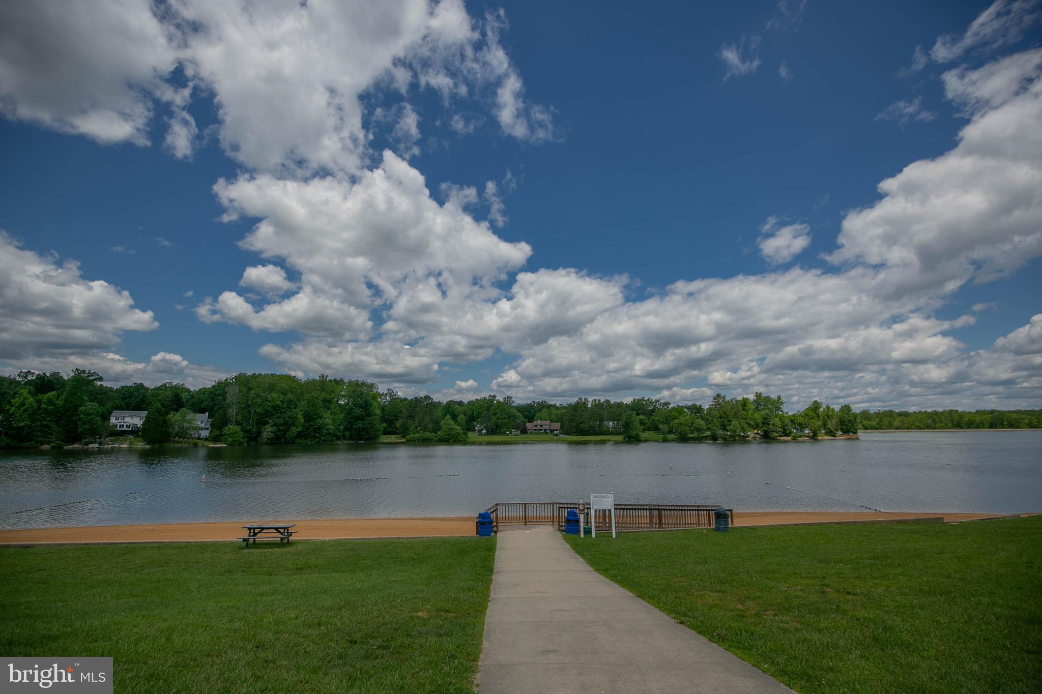 LAKE LAND OR - Residential