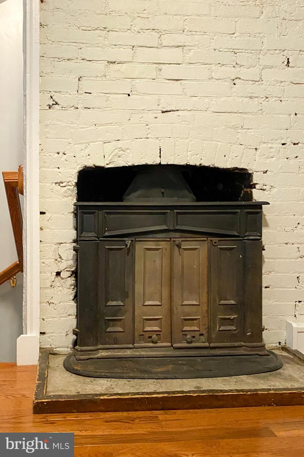 QUEEN VILLAGE - Residential