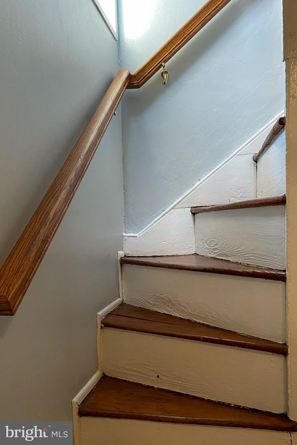 QUEEN VILLAGE - Residential