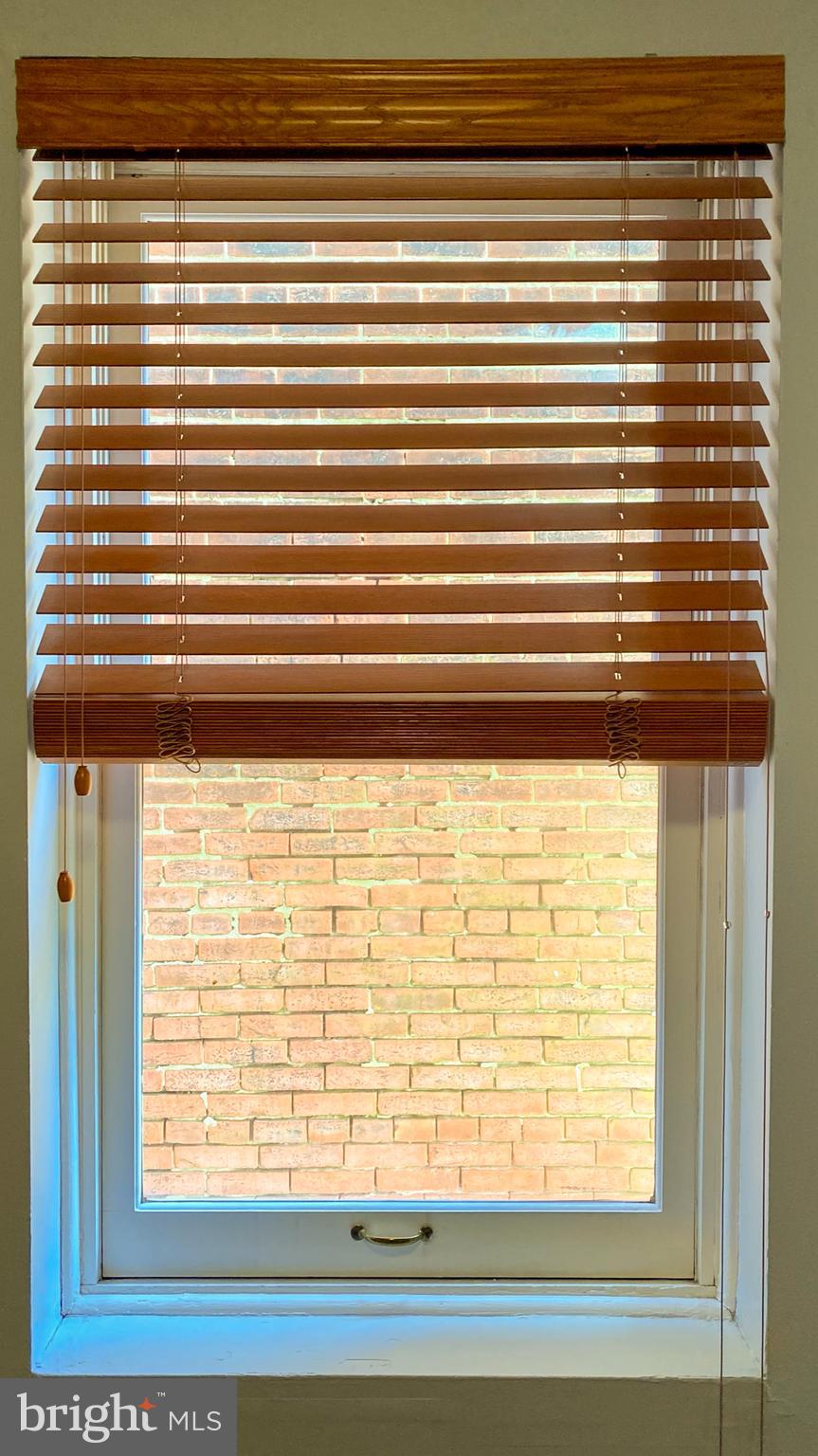 QUEEN VILLAGE - Residential