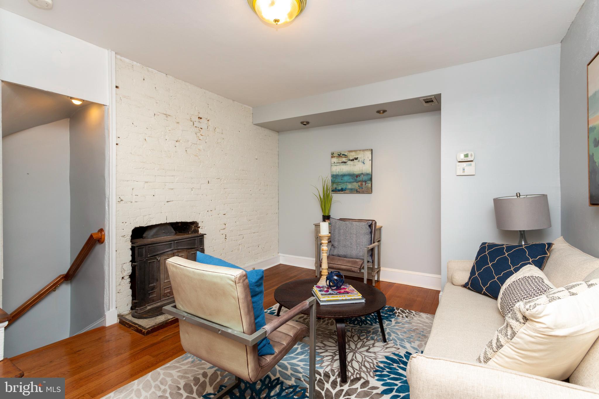 QUEEN VILLAGE - Residential