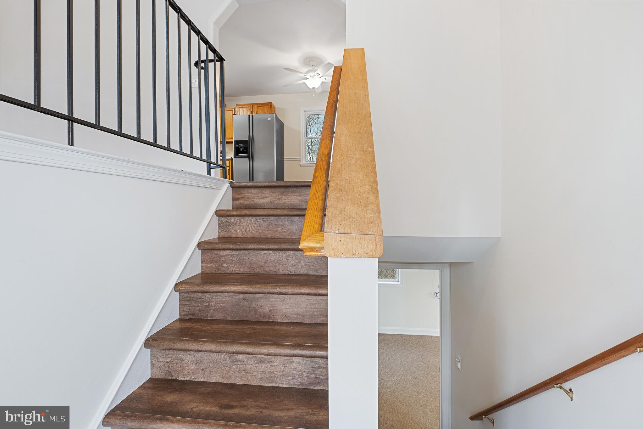 BREEZY POINT - Residential