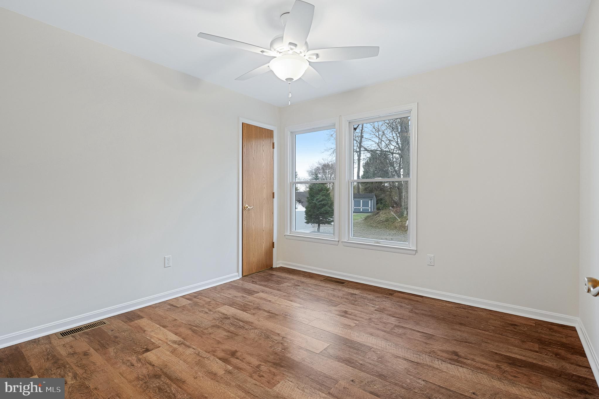 BREEZY POINT - Residential