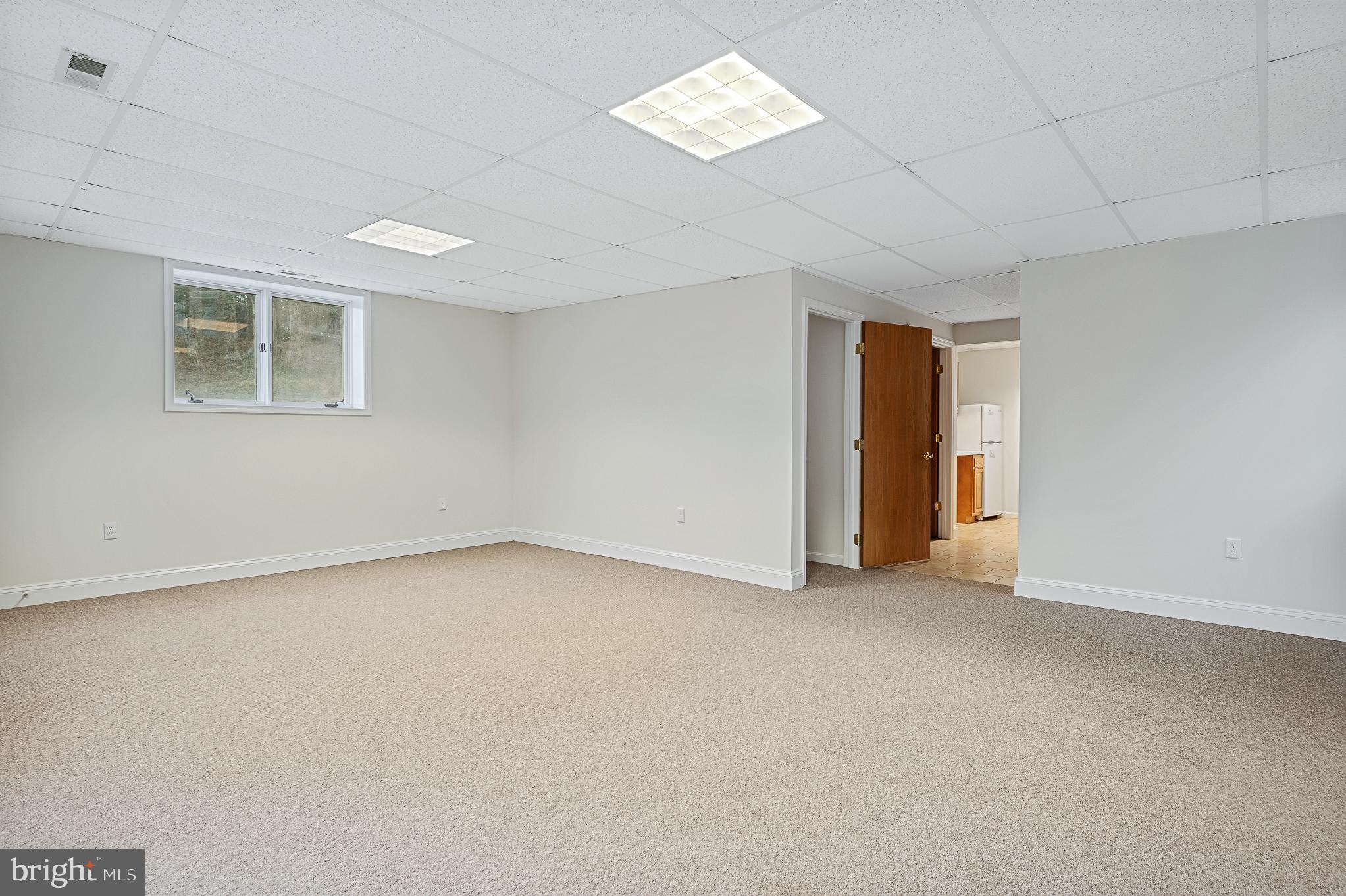 BREEZY POINT - Residential