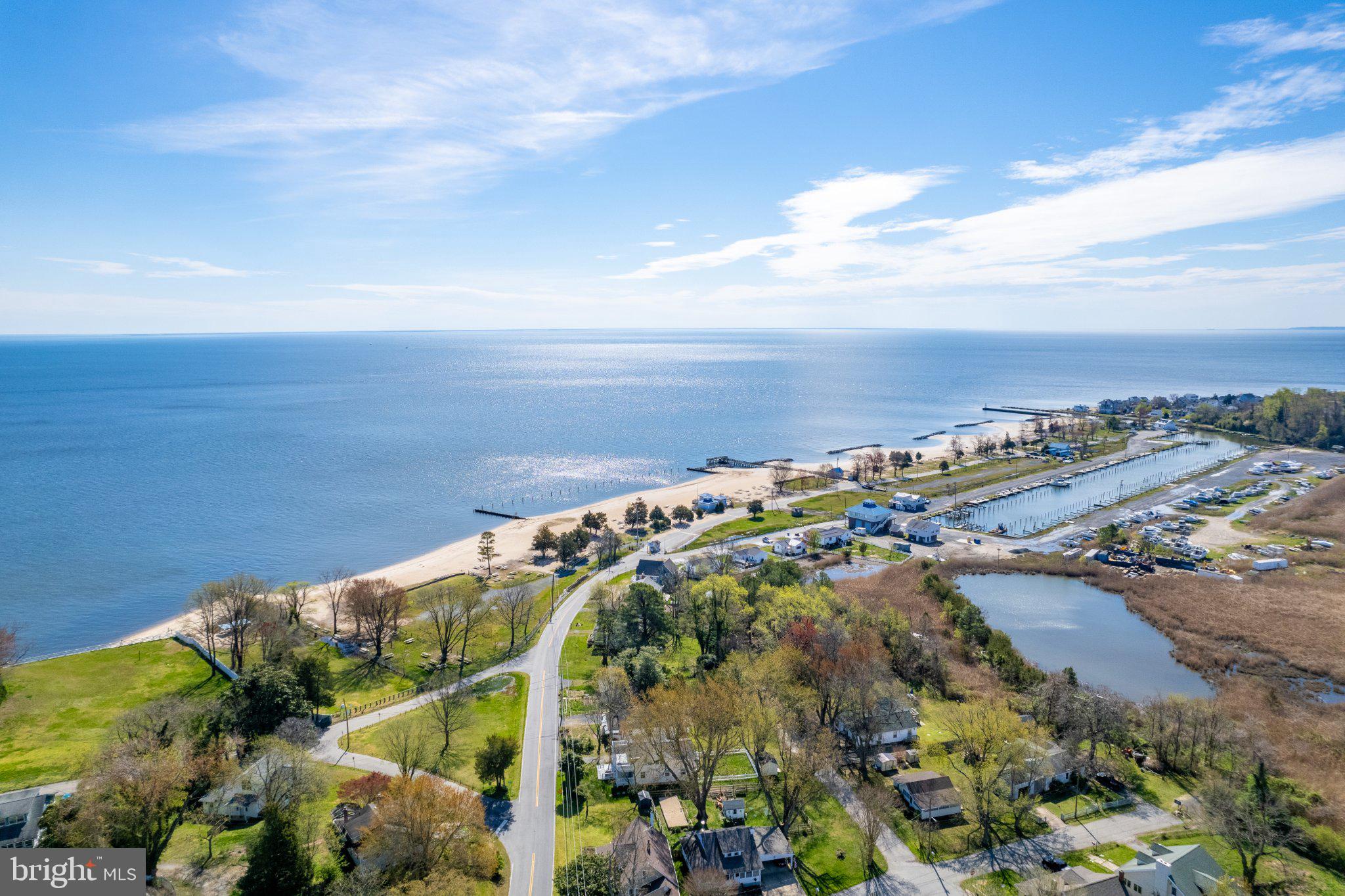 BREEZY POINT - Residential