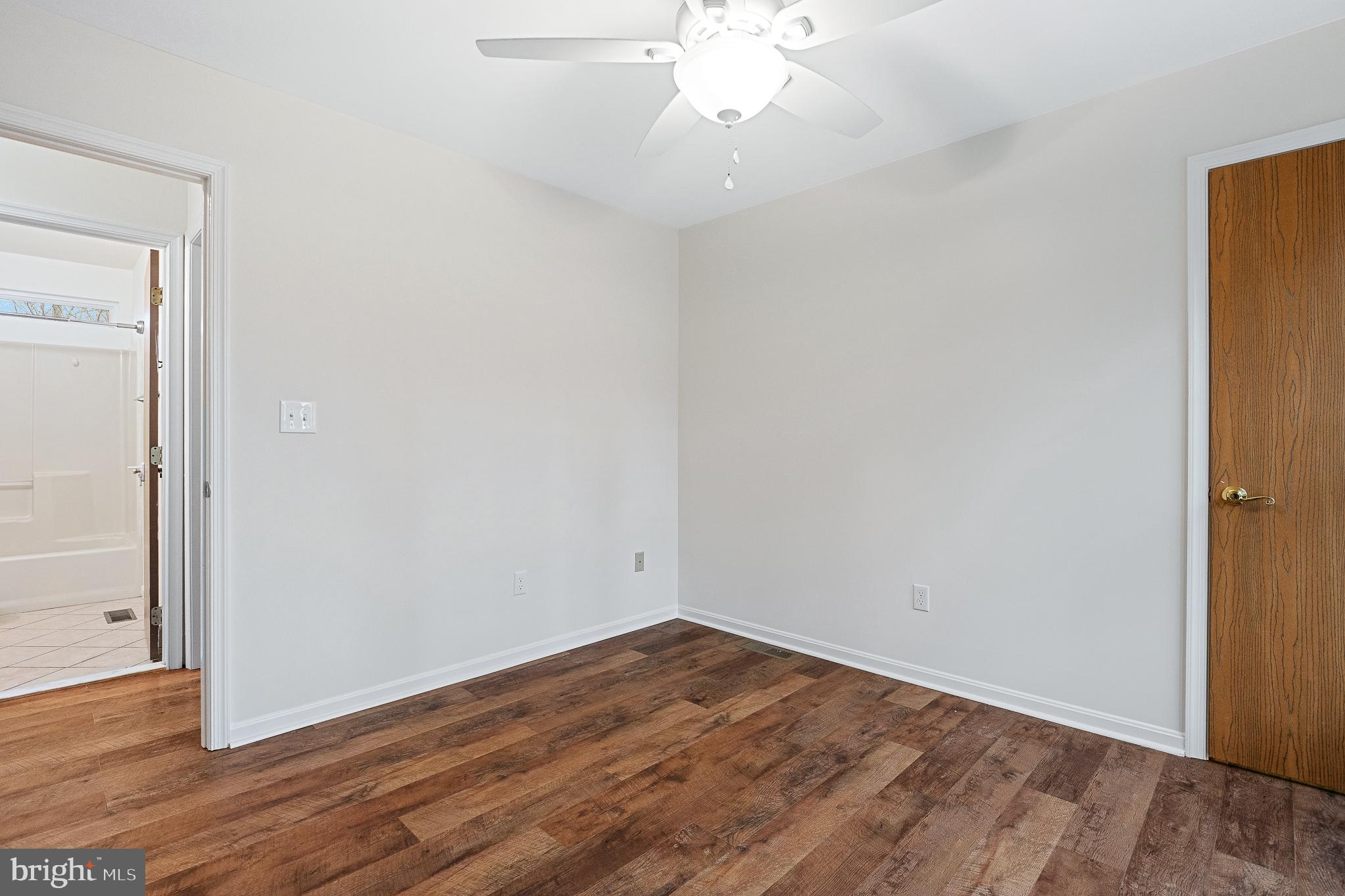 BREEZY POINT - Residential