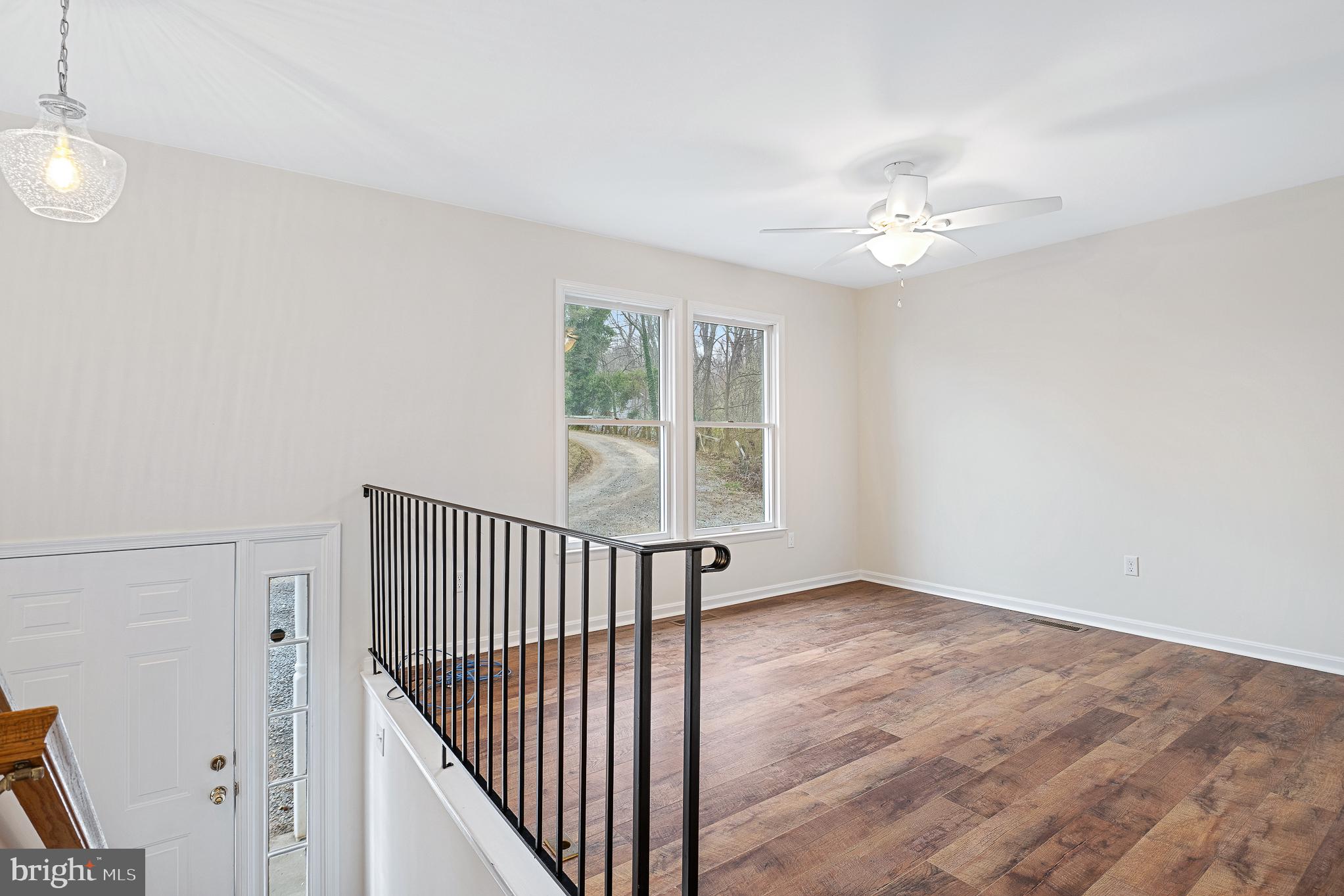 BREEZY POINT - Residential