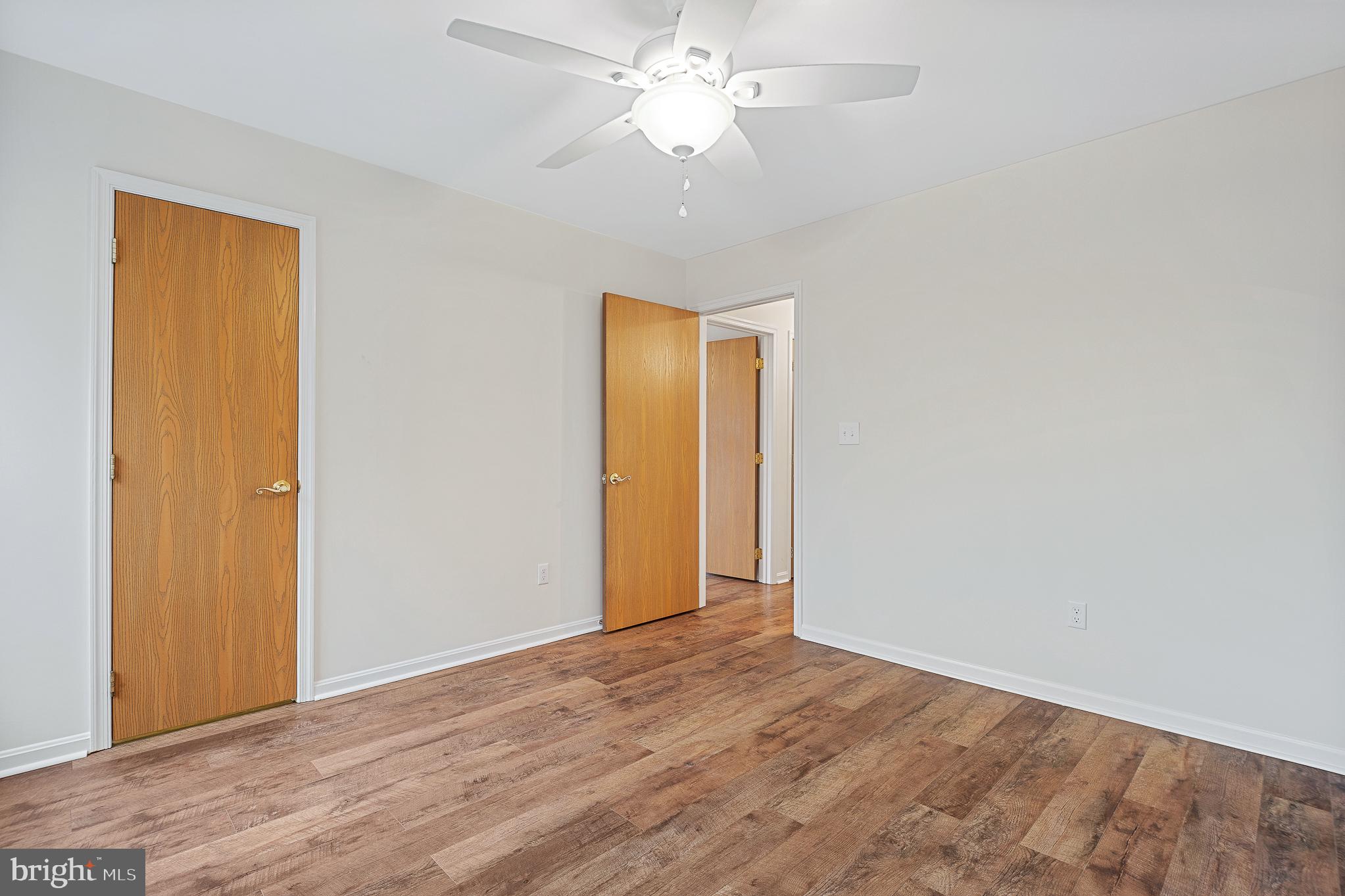 BREEZY POINT - Residential