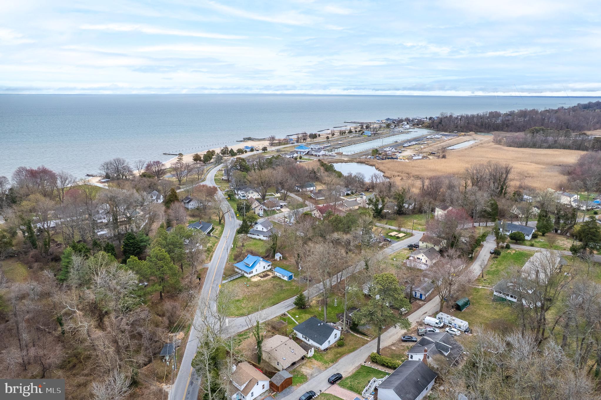 BREEZY POINT - Residential