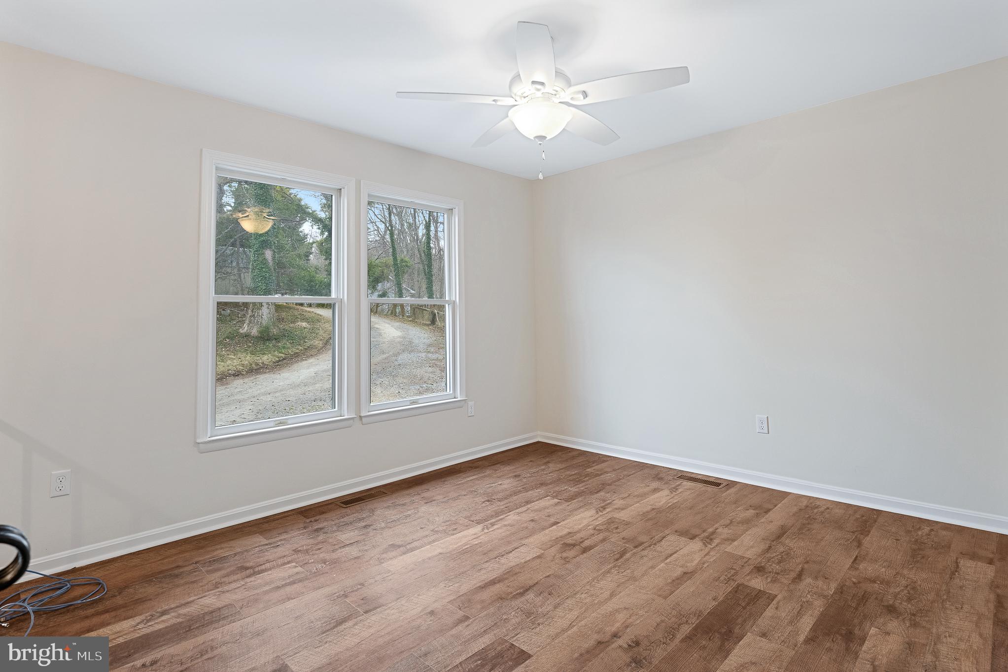 BREEZY POINT - Residential