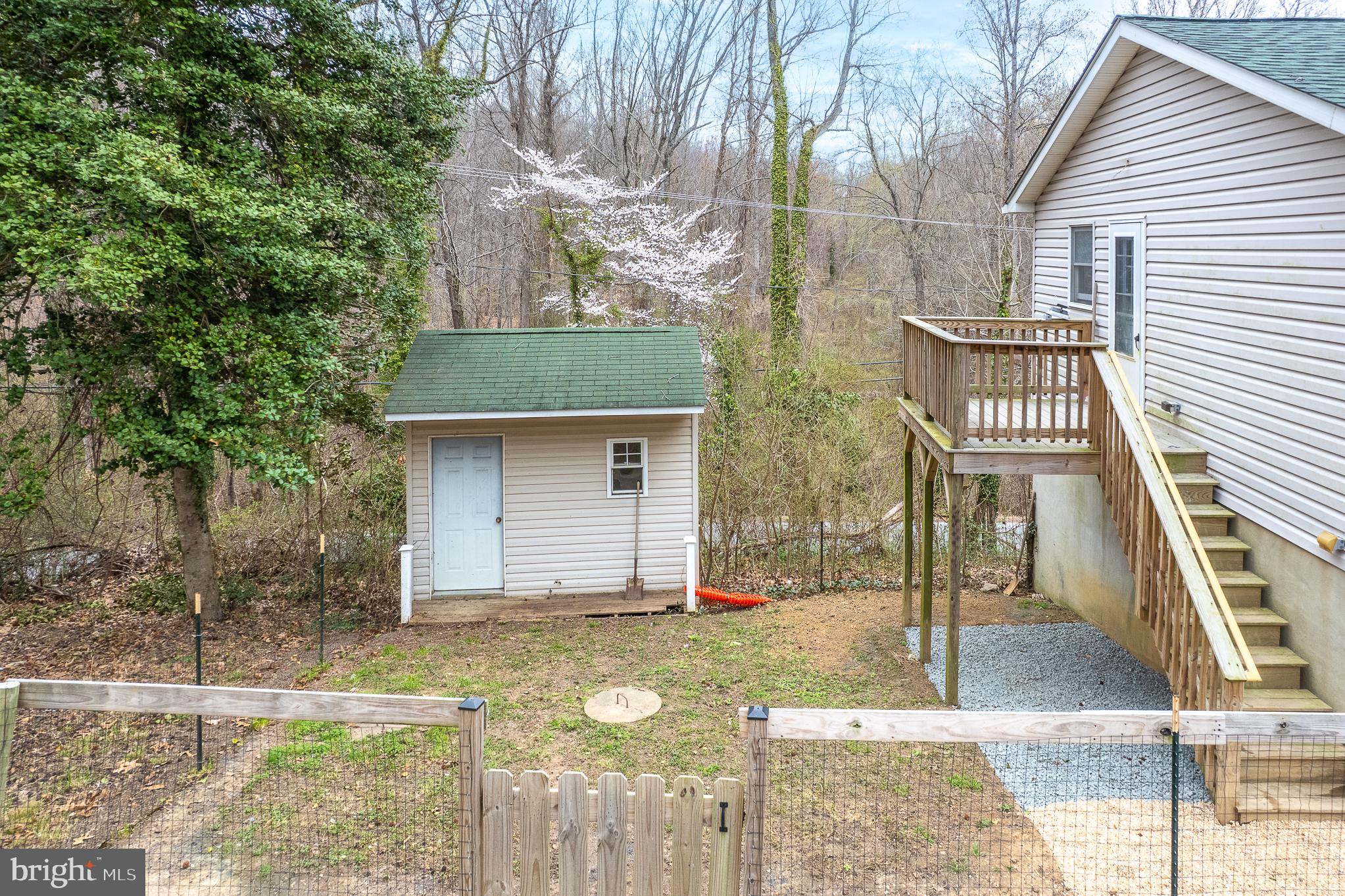 BREEZY POINT - Residential