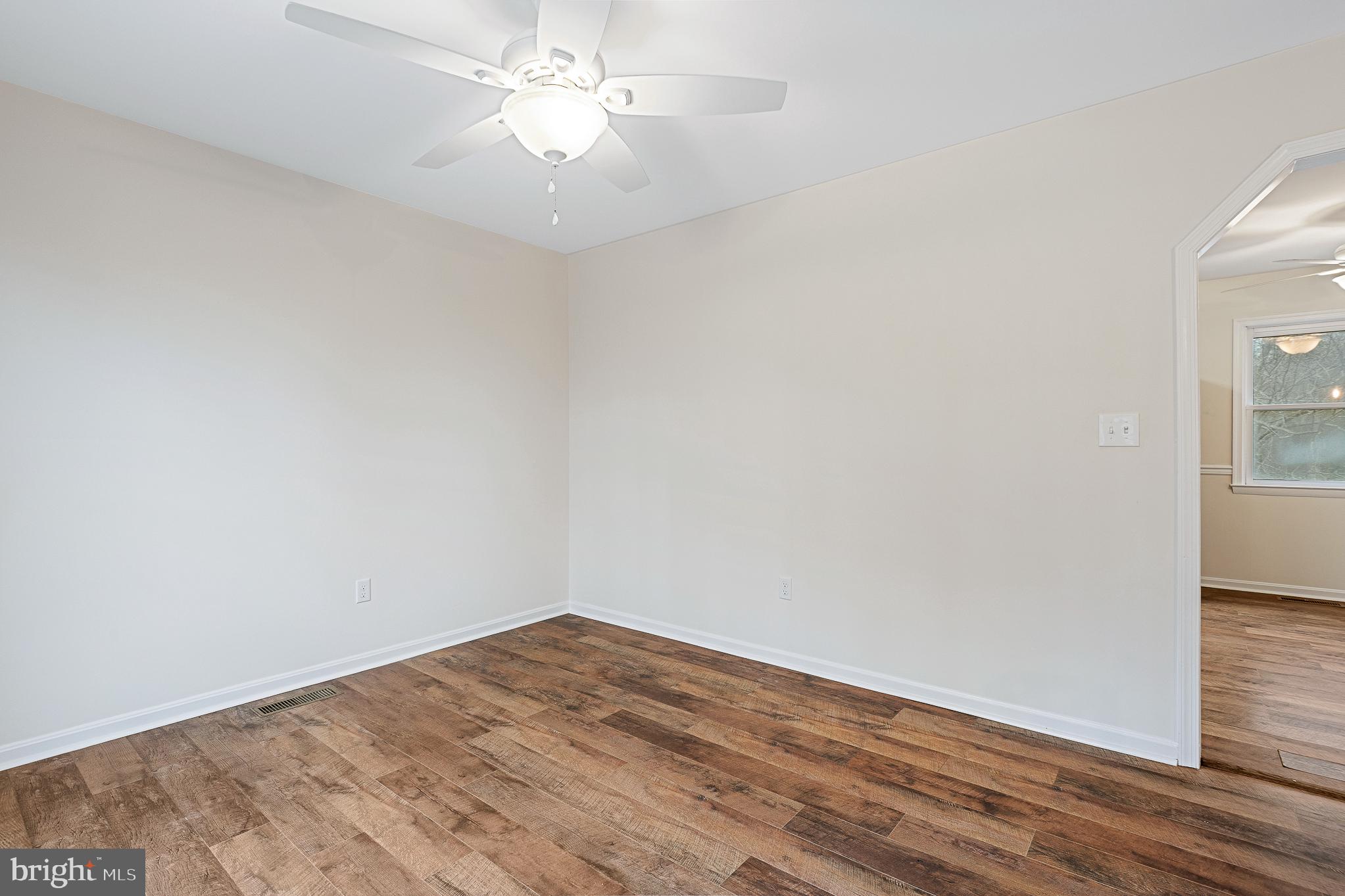 BREEZY POINT - Residential