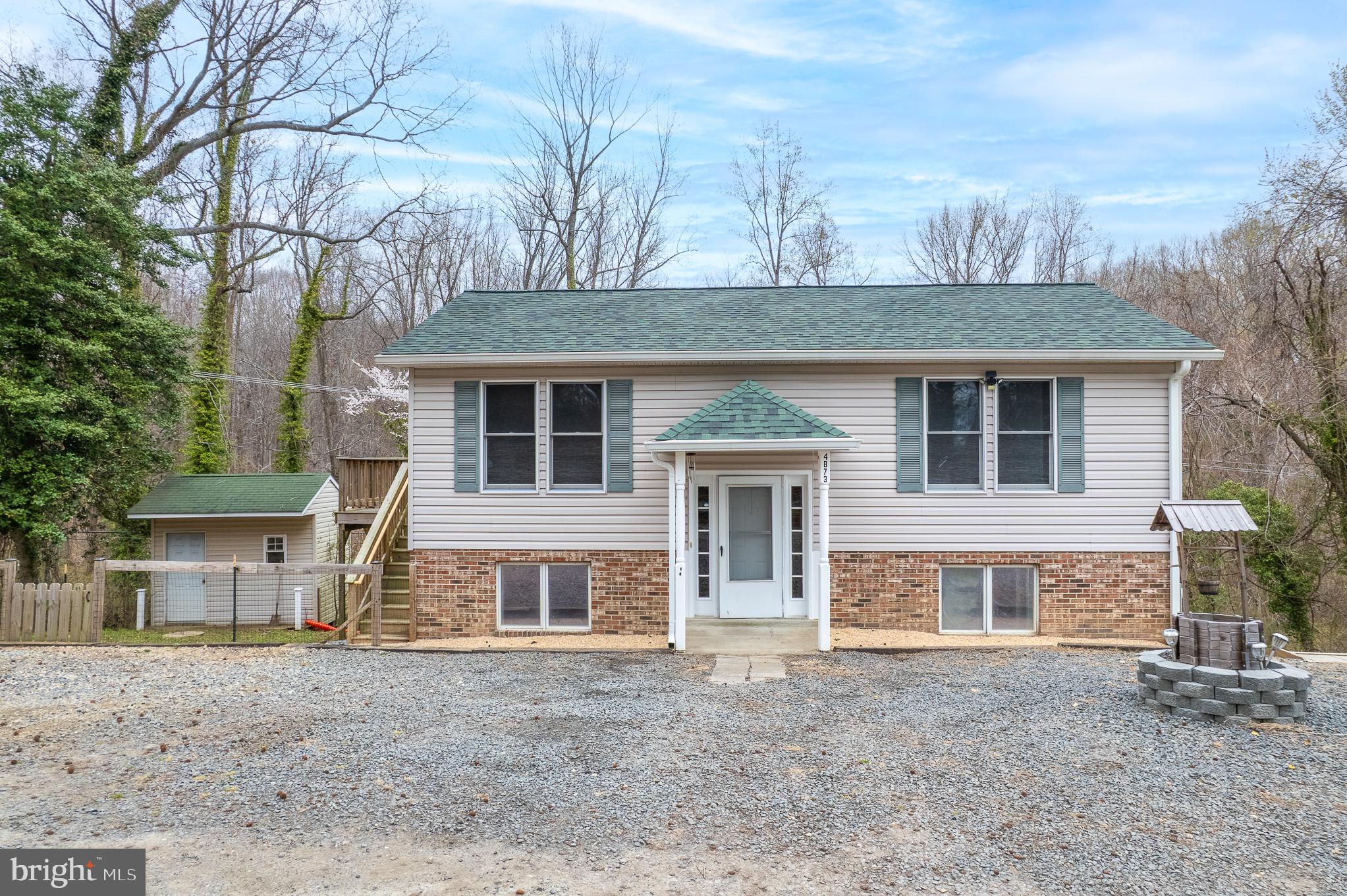 BREEZY POINT - Residential