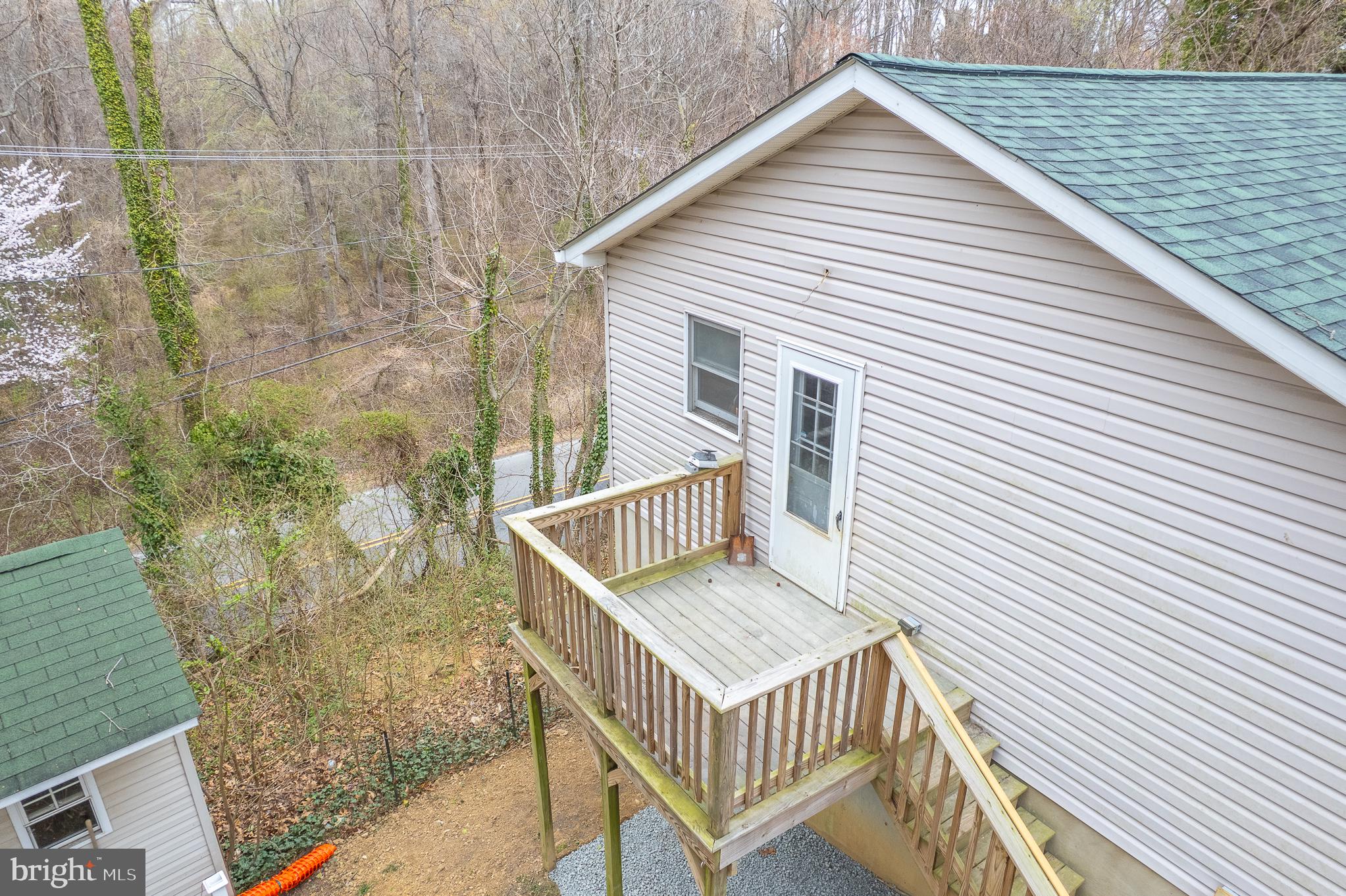 BREEZY POINT - Residential