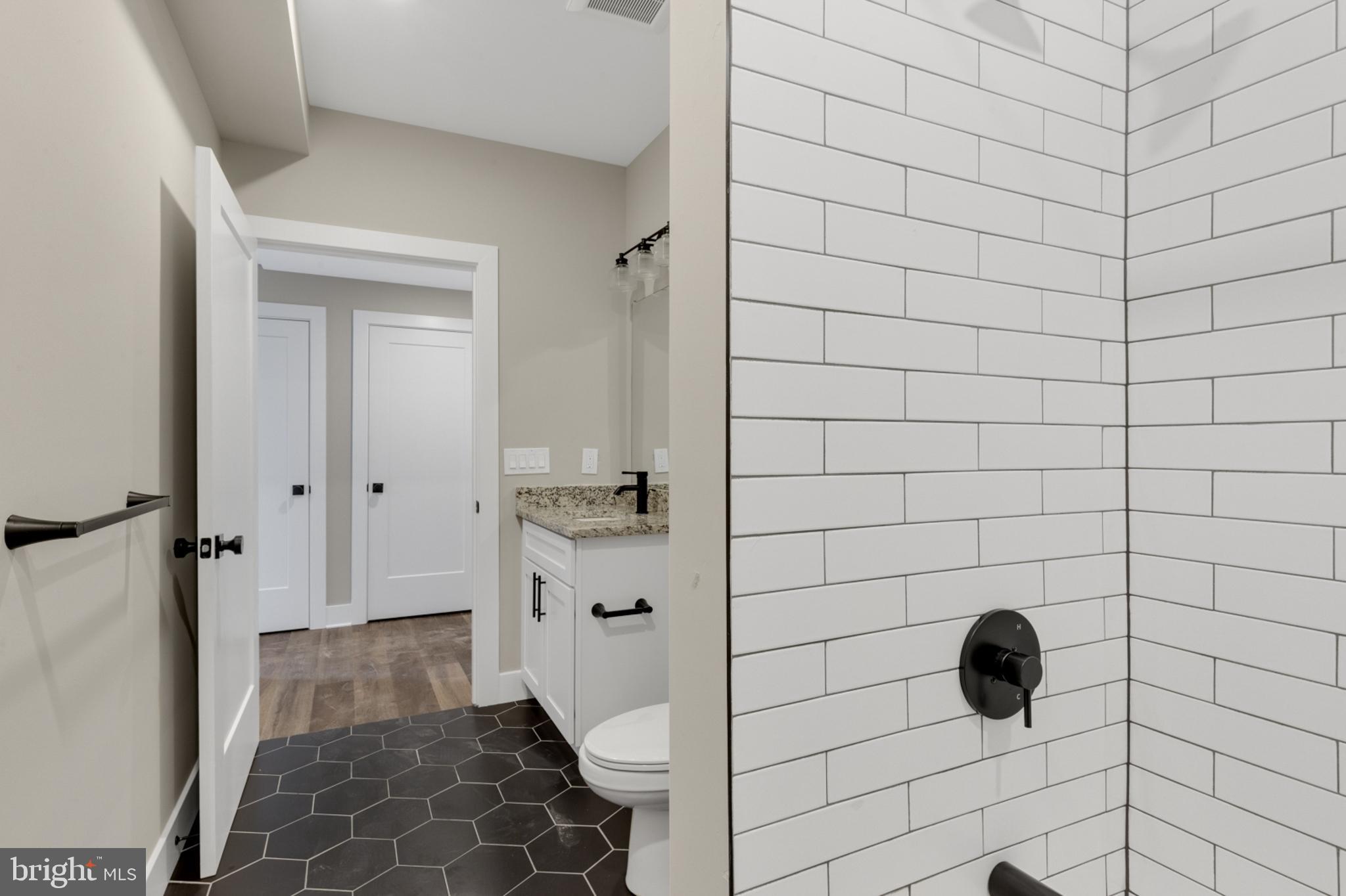 EAST KENSINGTON - Residential Lease