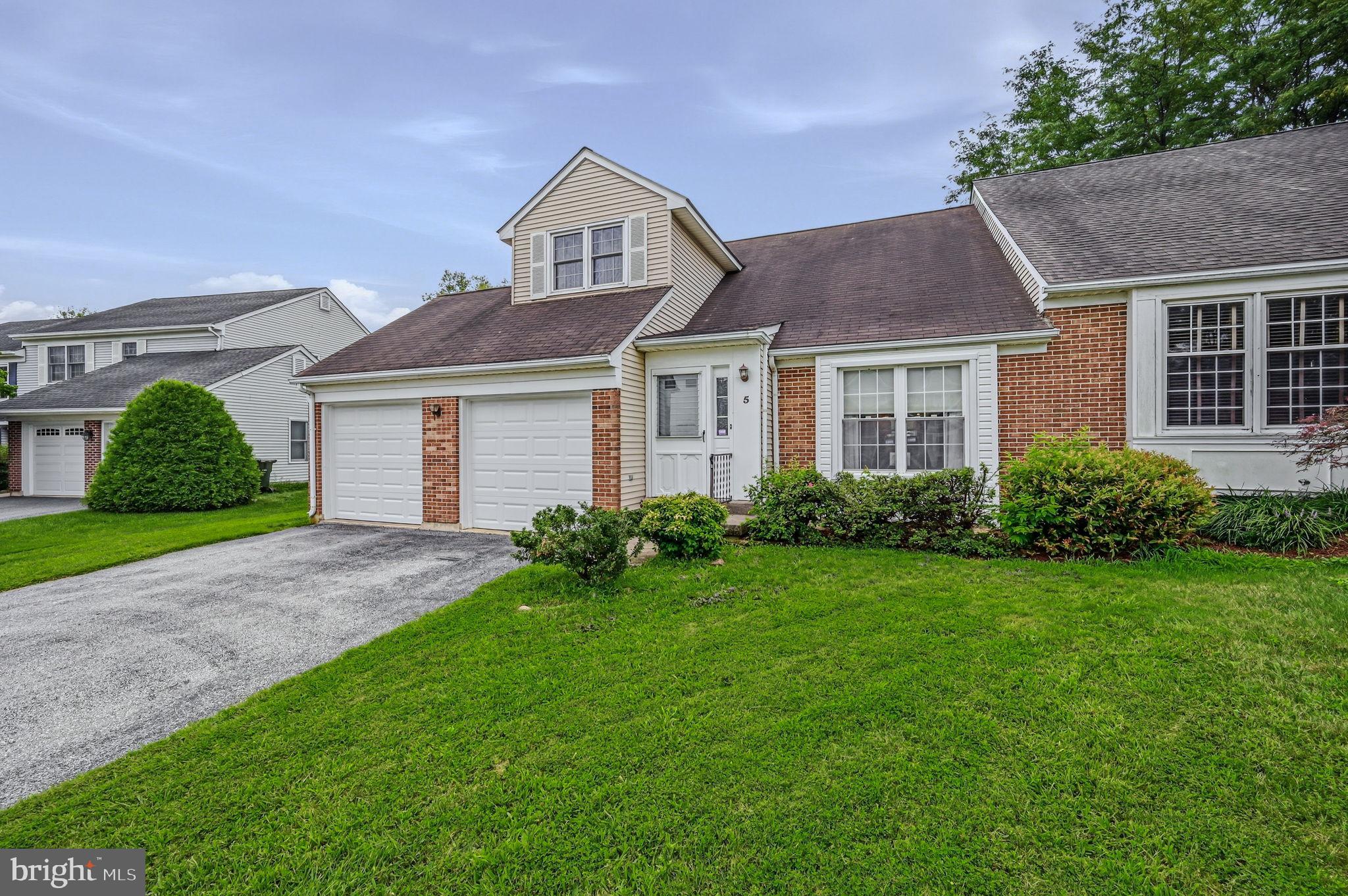 5 LONG MEADOW COURT