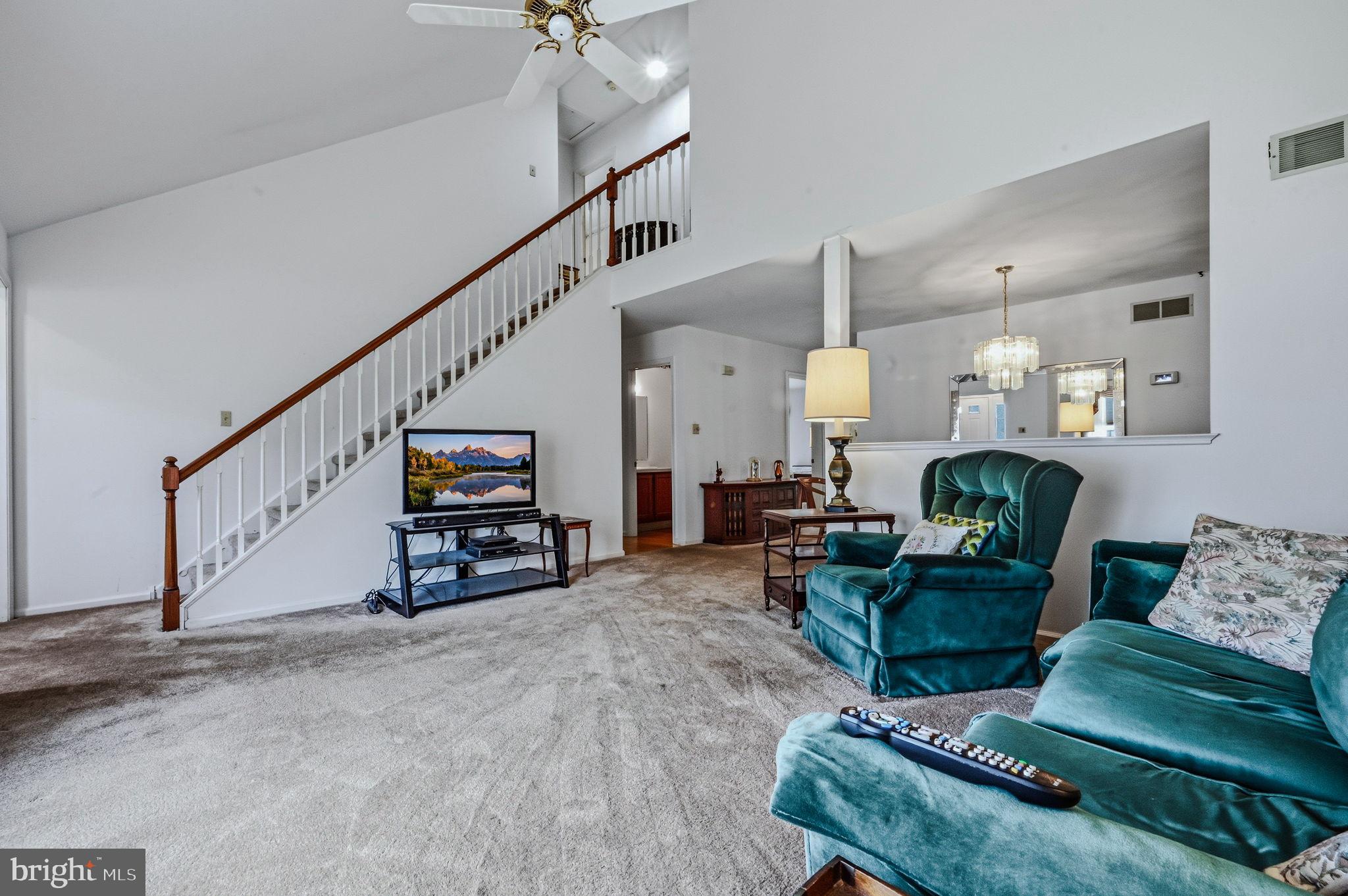5 LONG MEADOW COURT