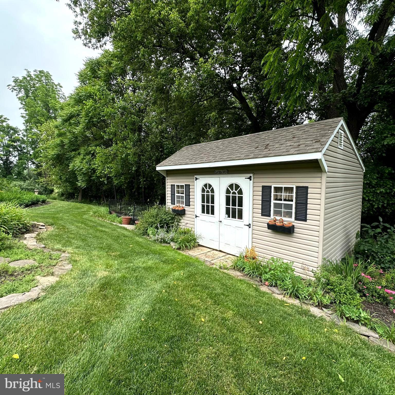 FALLING SPRING ESTATES - Residential