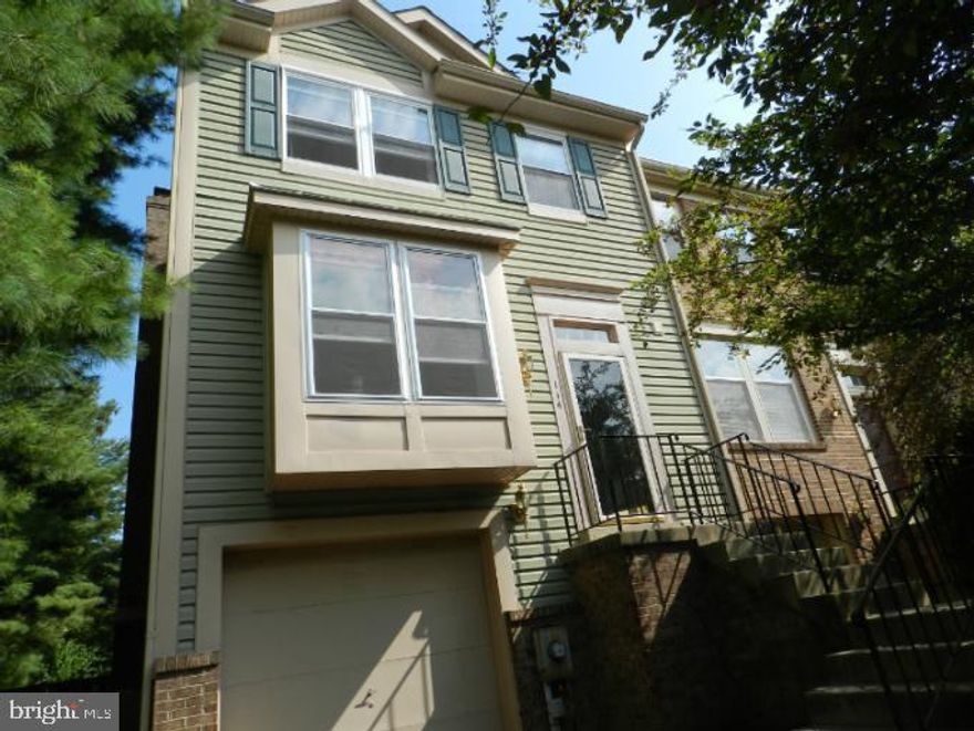 Tenant-occupied until the end of Feb. Available date for new tenants: March 1st. Bright end unit townhome features 3 bedrooms, 2.5 bath. Spacious Kitchen, hardwood floors throughout main level, cathedral ceilings in bedrooms. Fully finished walk out basement, wood burning fireplace, large deck, fenced rear yard, full size washer and dryer. One Car Garage with driveway. Community Pool & Tennis Courts. So close to Rio, Crown & Kentlands! Easy access to 370/270, NCI & NIST! Pets would be considered case by case with pet deposit($500/pet) and pet rent($50/pet/month). No smoking. 720+ credit scores are preferred.