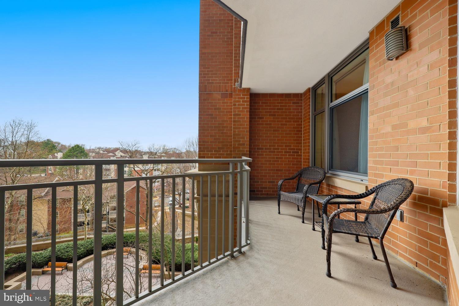 ONE PARK CREST - Residential