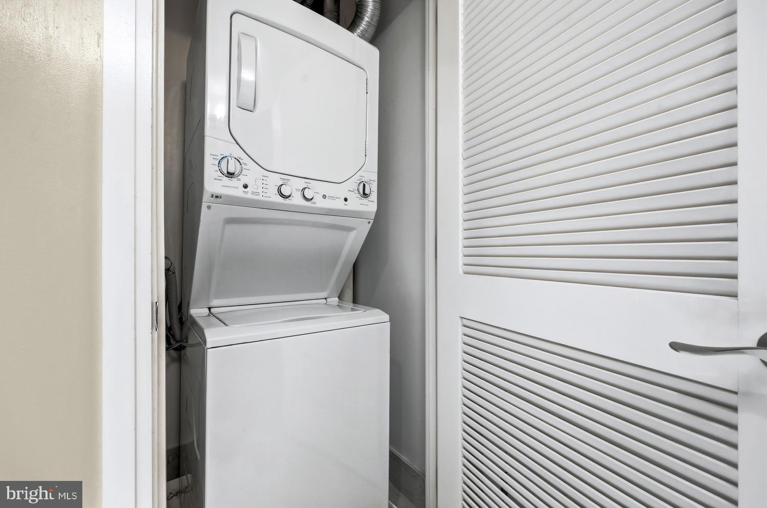 ONE PARK CREST - Residential