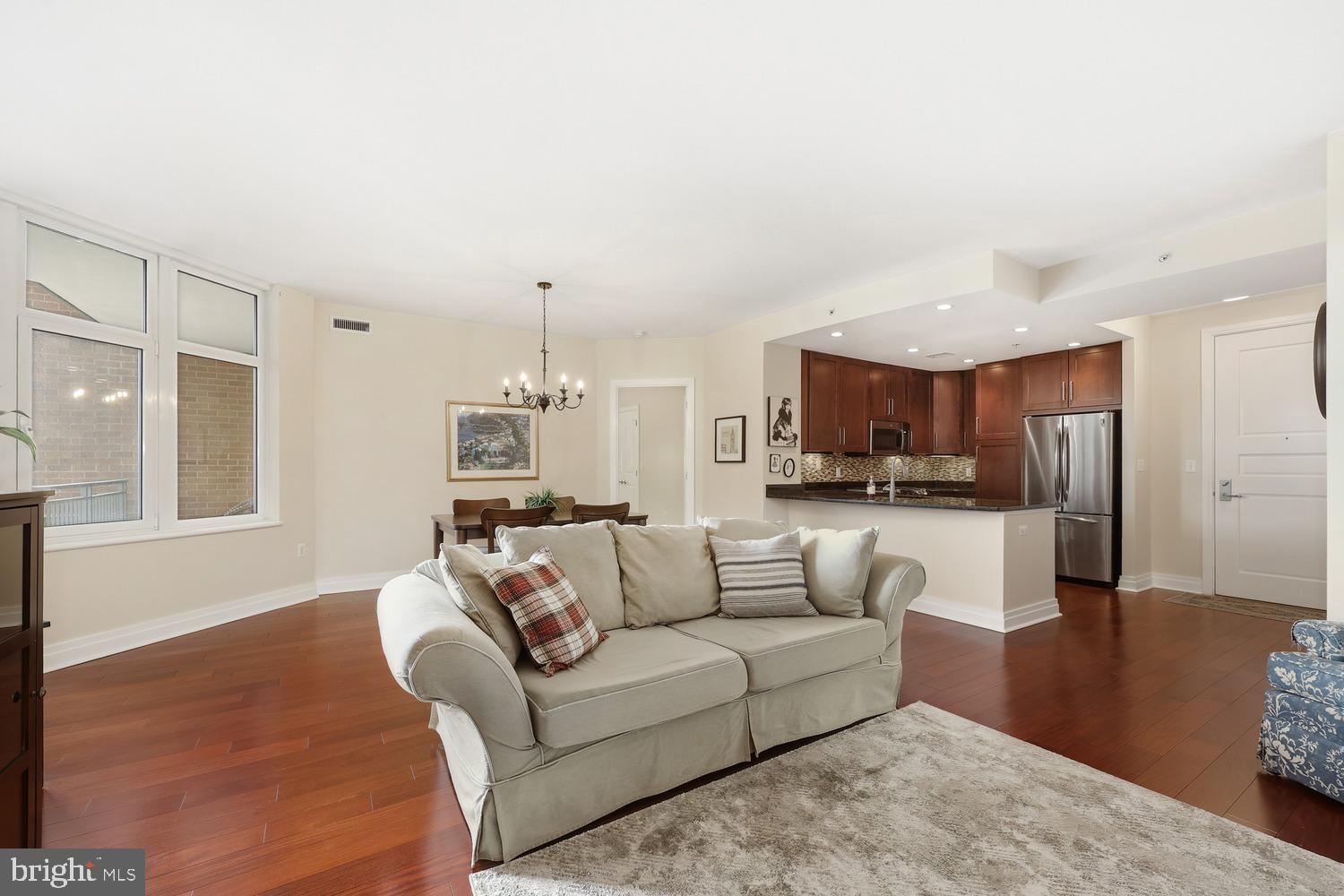 ONE PARK CREST - Residential