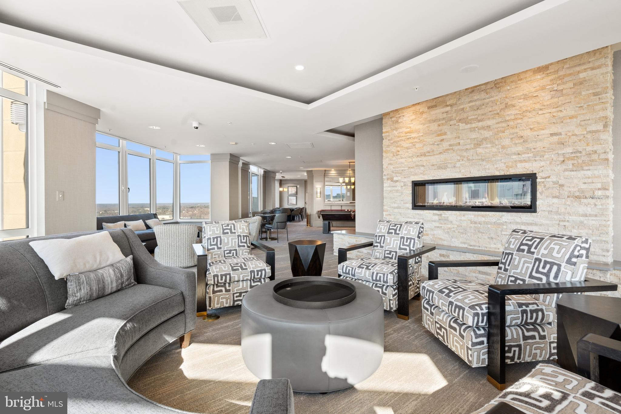 ONE PARK CREST - Residential