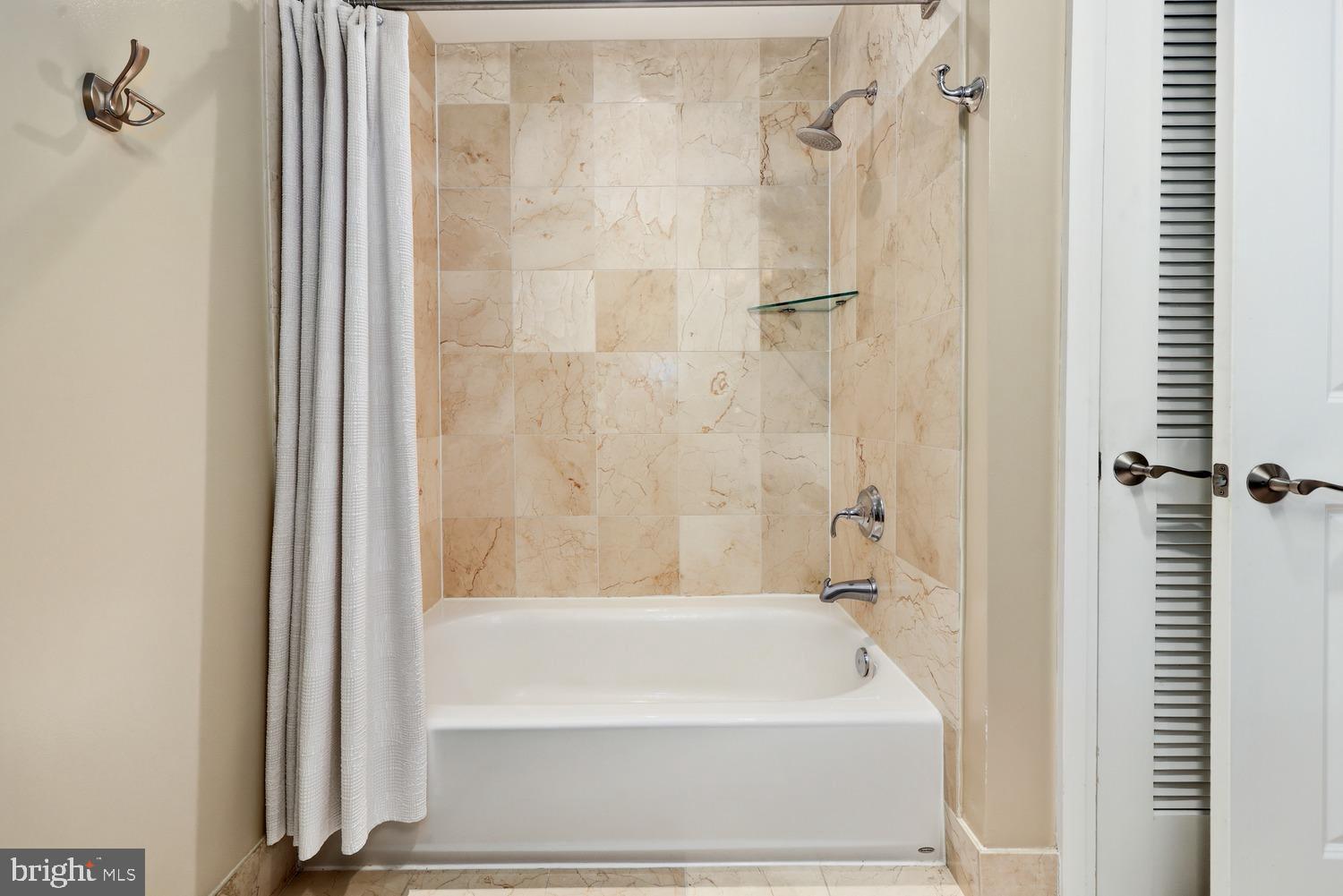 ONE PARK CREST - Residential