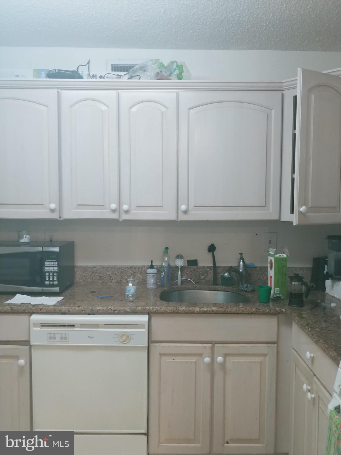 PROMENADE TOWERS - Residential Lease