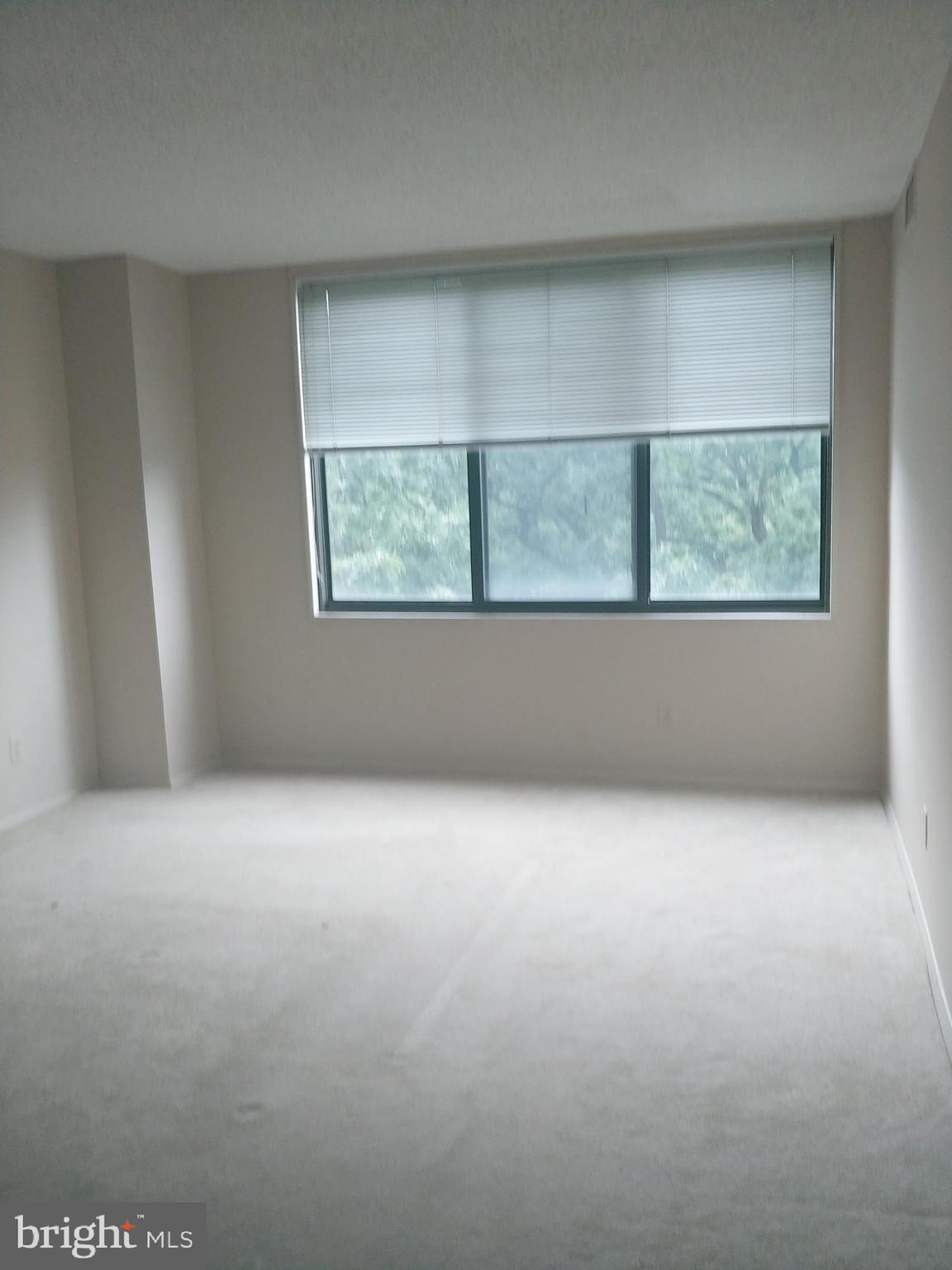 PROMENADE TOWERS - Residential Lease