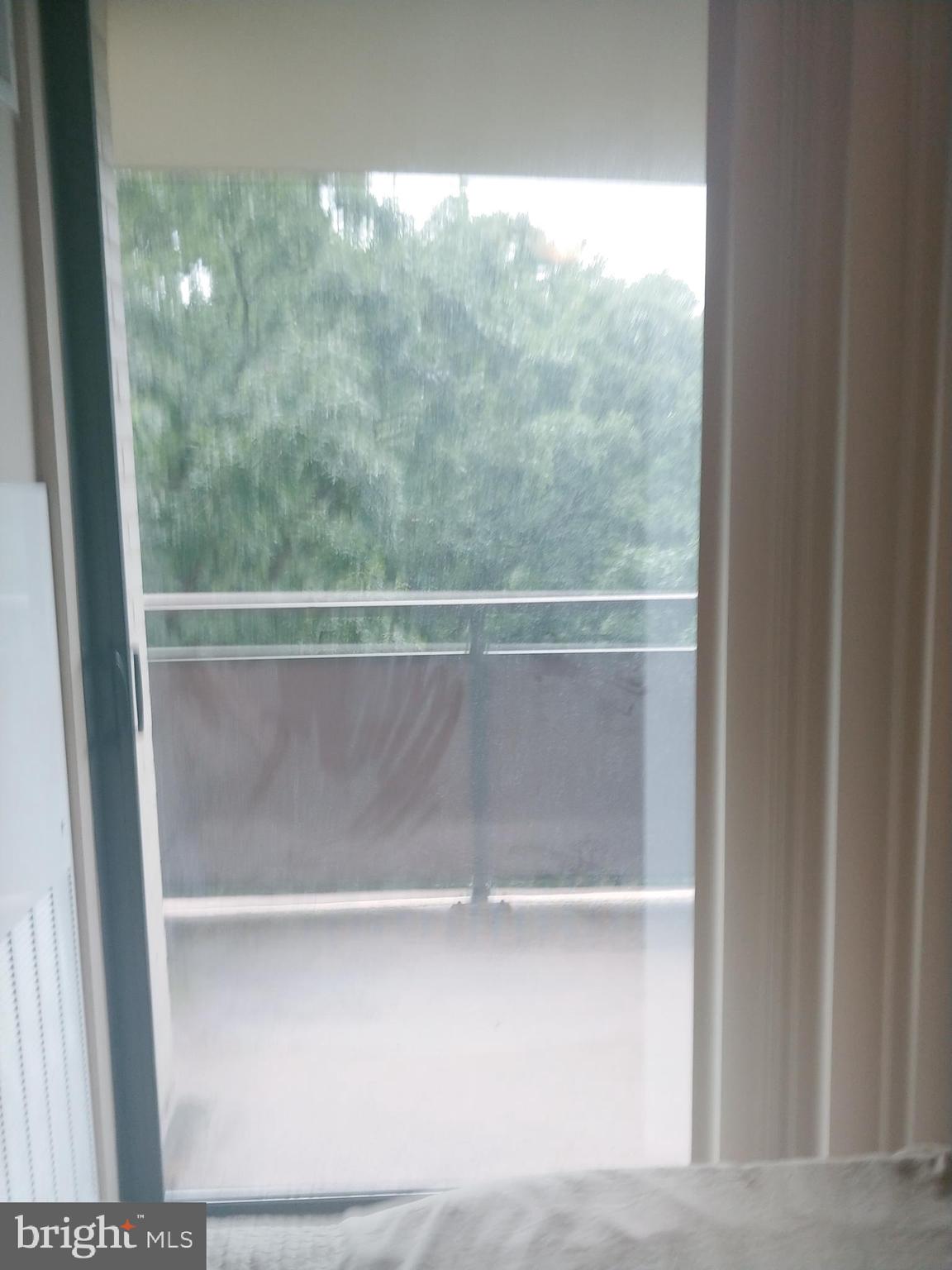 PROMENADE TOWERS - Residential Lease