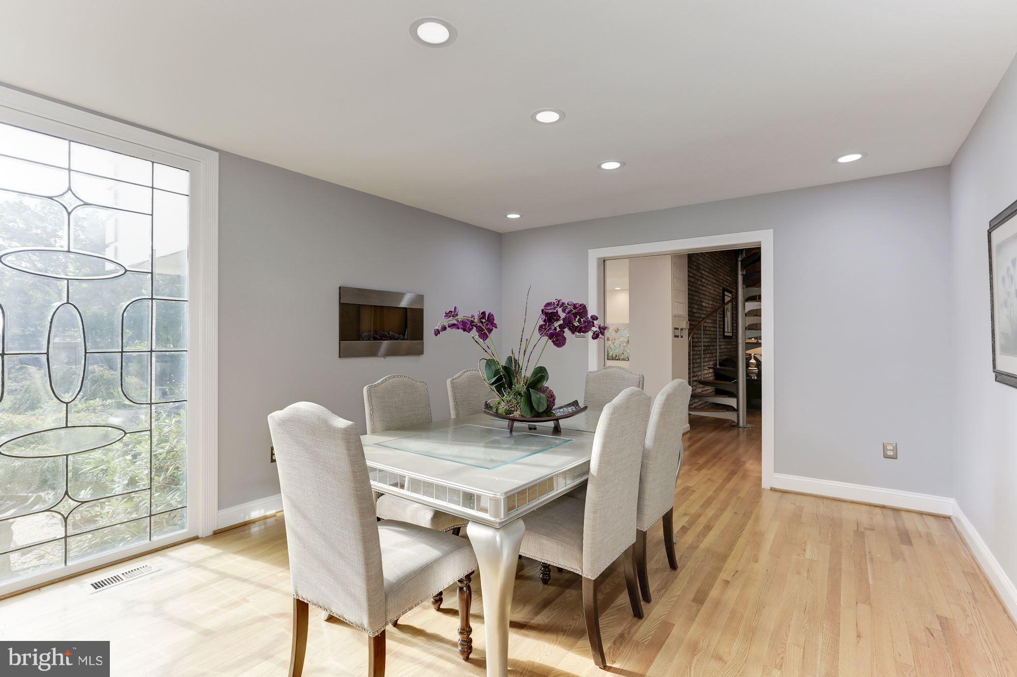 POTOMAC VILLAGE - Residential