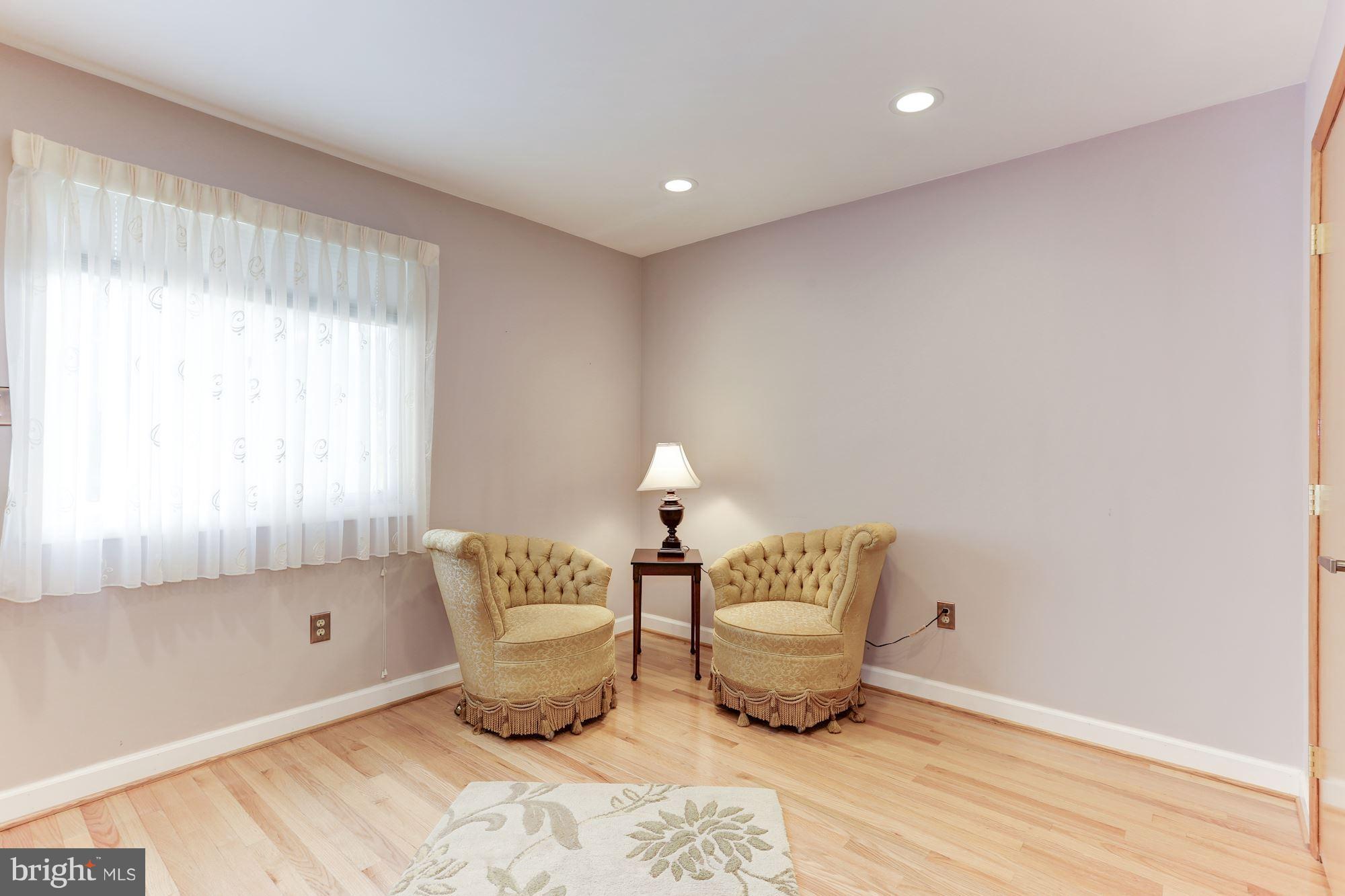 POTOMAC VILLAGE - Residential