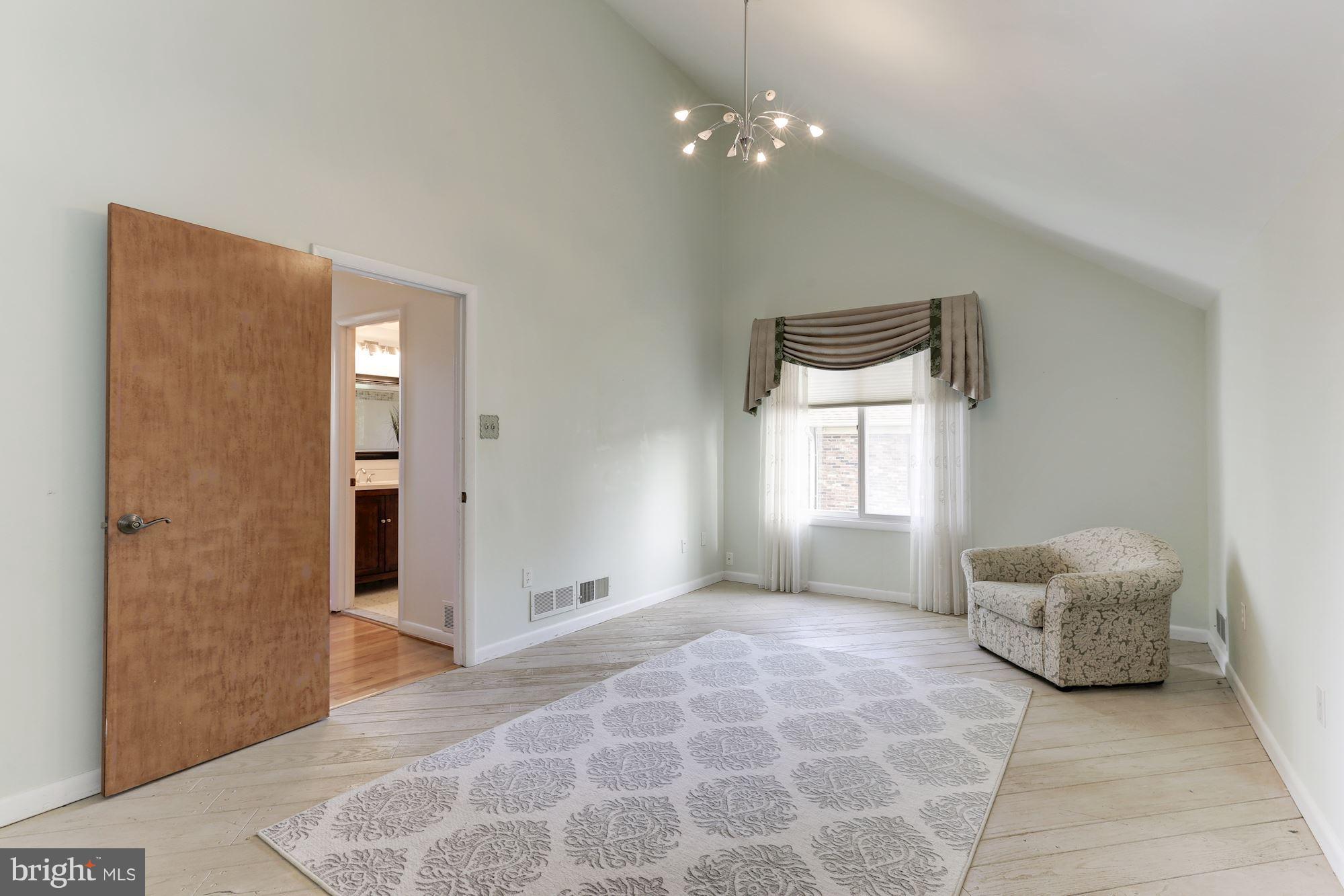 POTOMAC VILLAGE - Residential