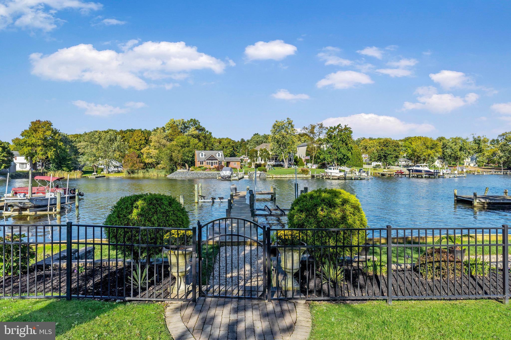 SUE GROVE - Residential