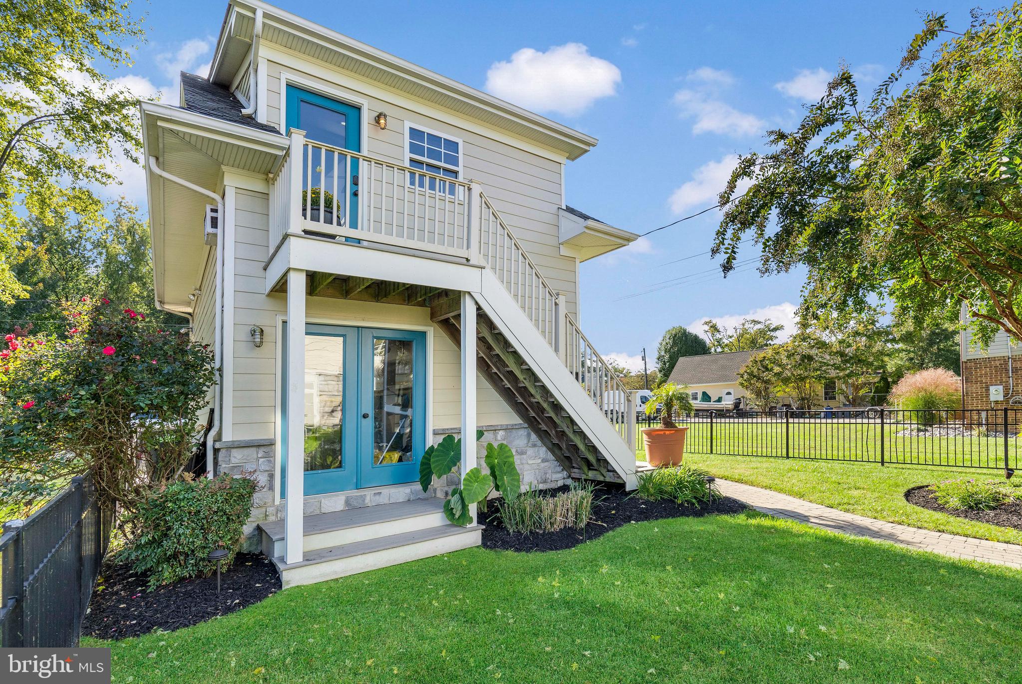 SUE GROVE - Residential