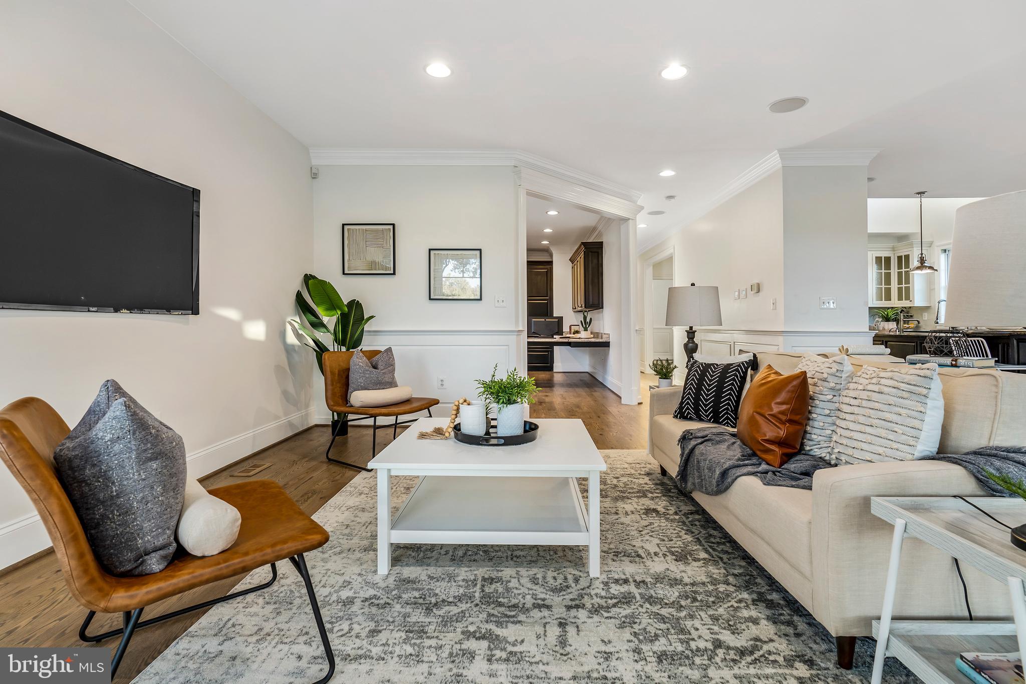 SUE GROVE - Residential