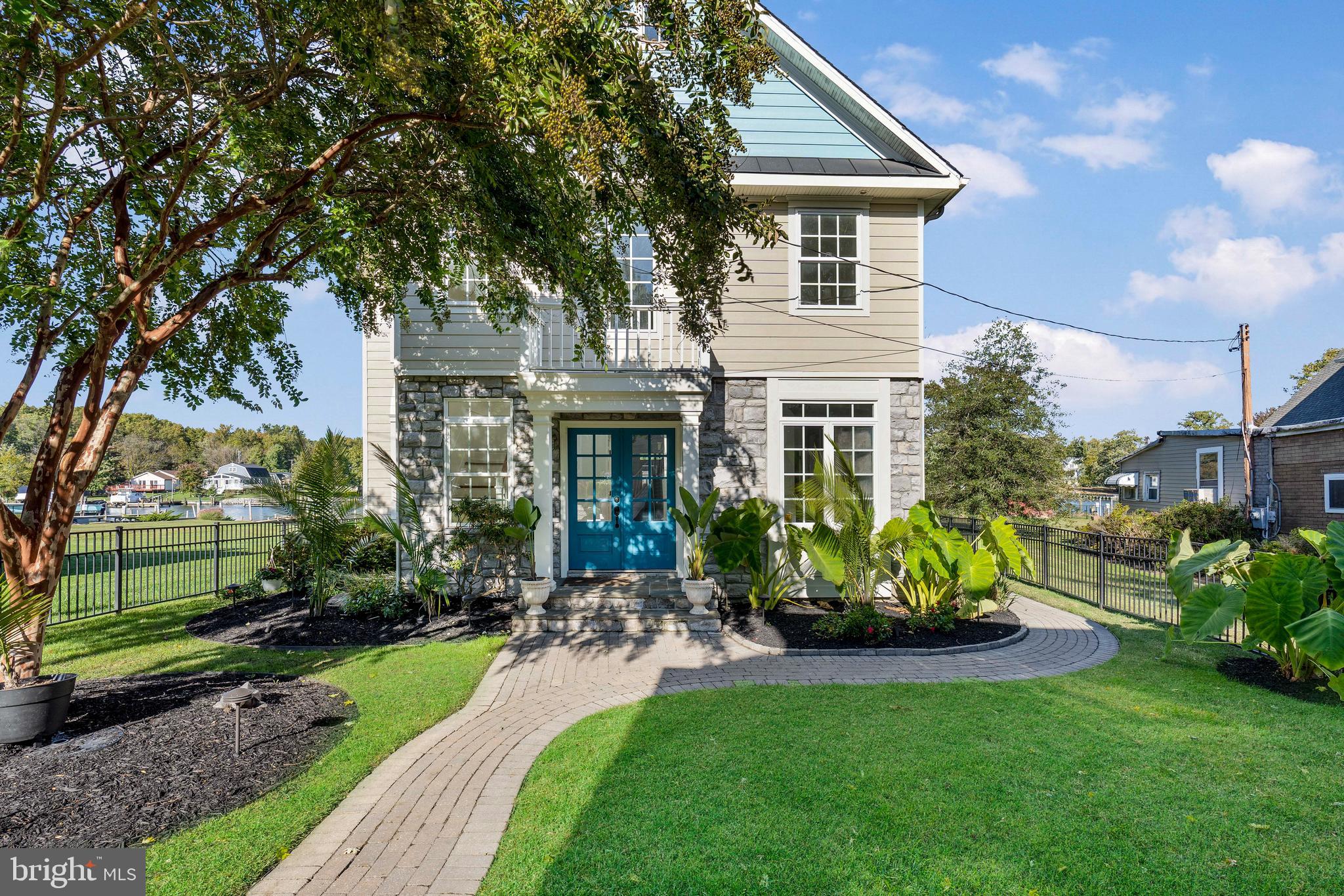 SUE GROVE - Residential