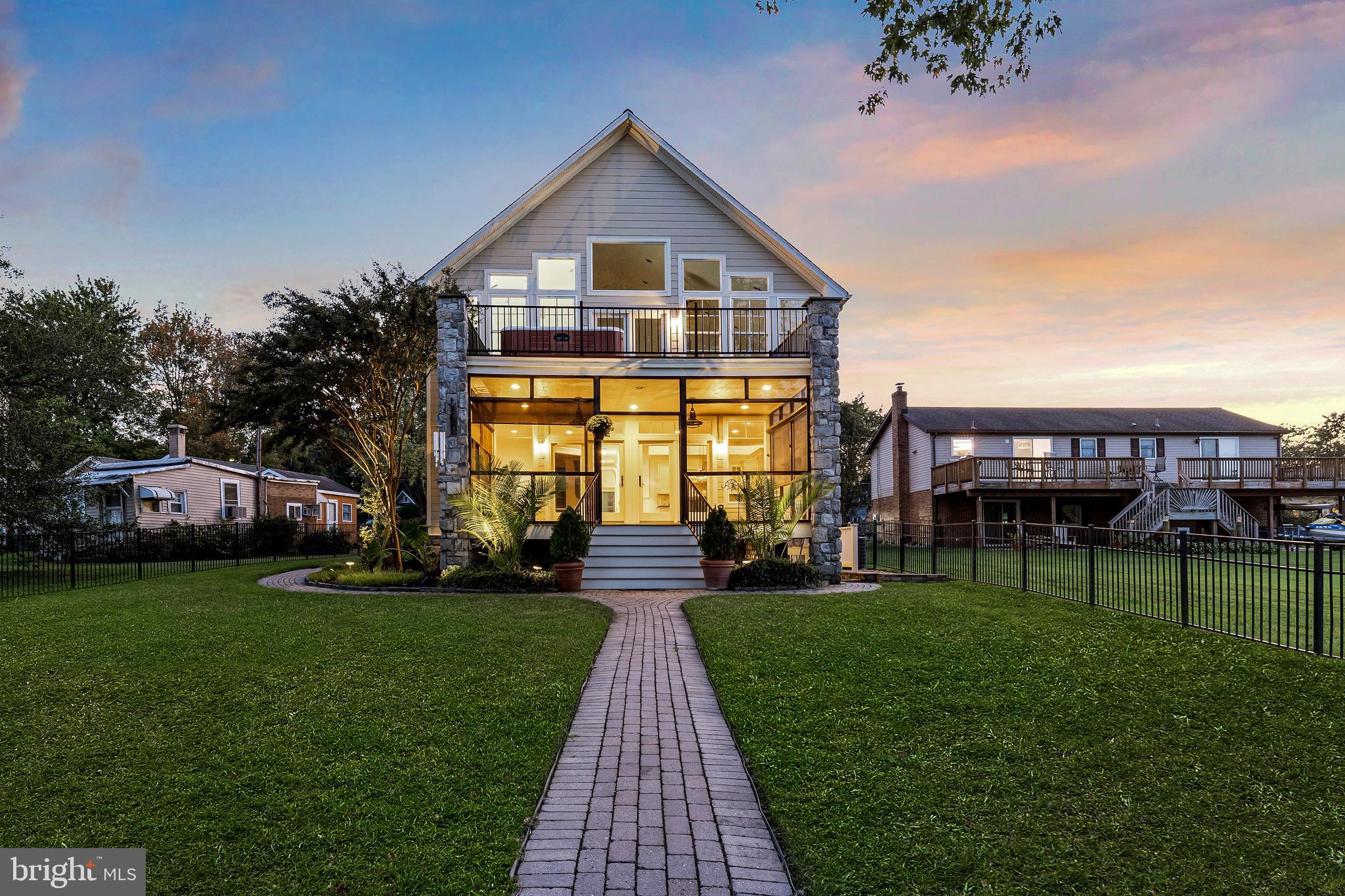 SUE GROVE - Residential