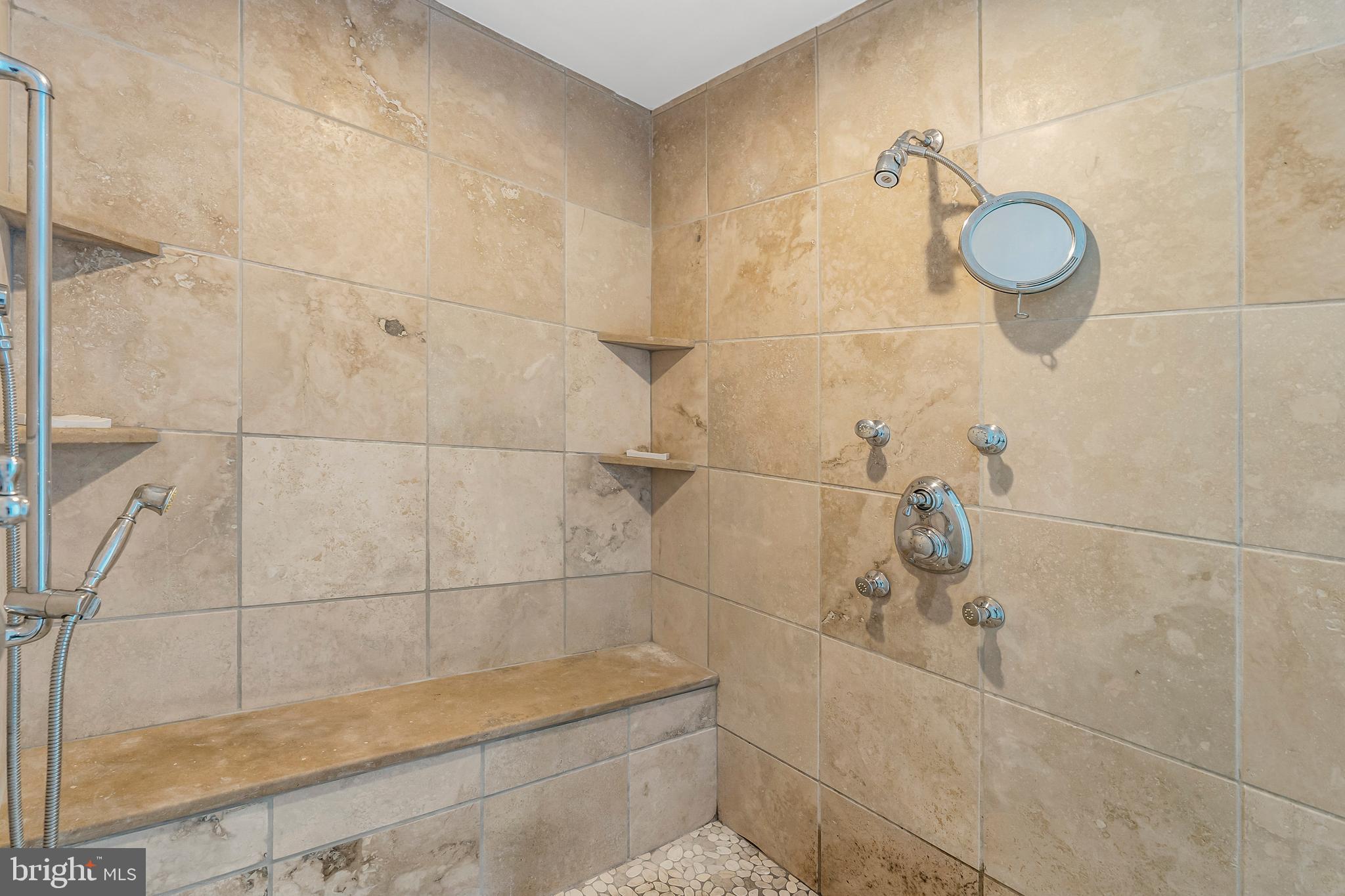 SUE GROVE - Residential