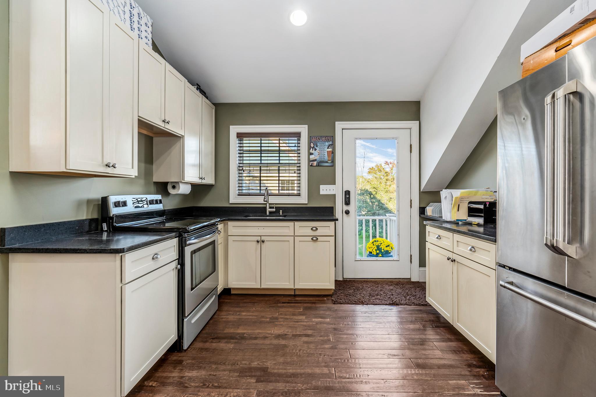 SUE GROVE - Residential