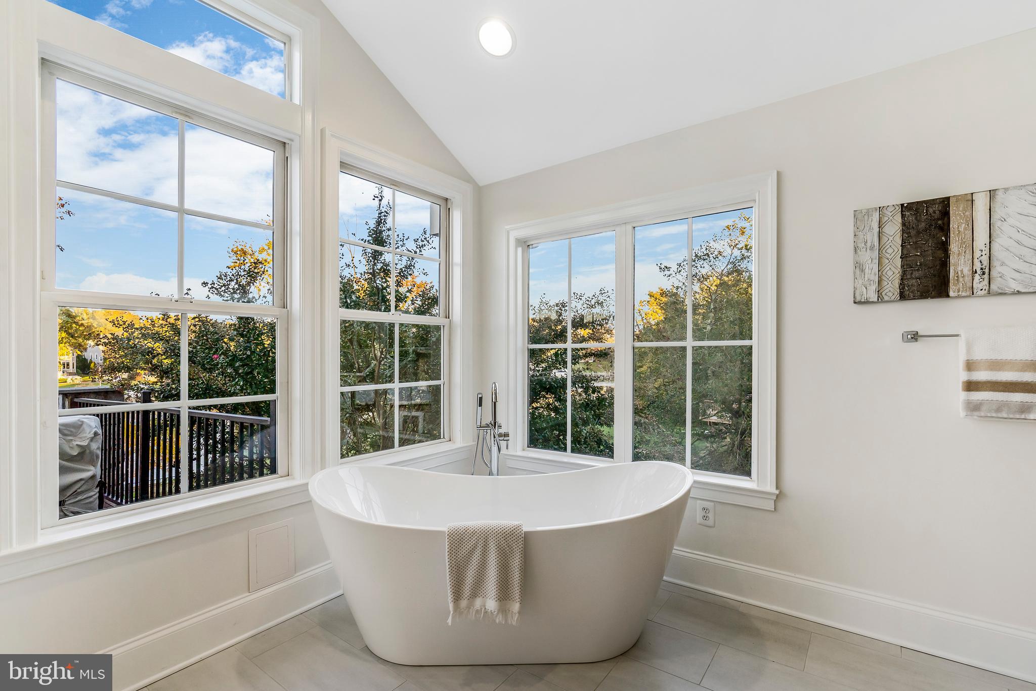 SUE GROVE - Residential